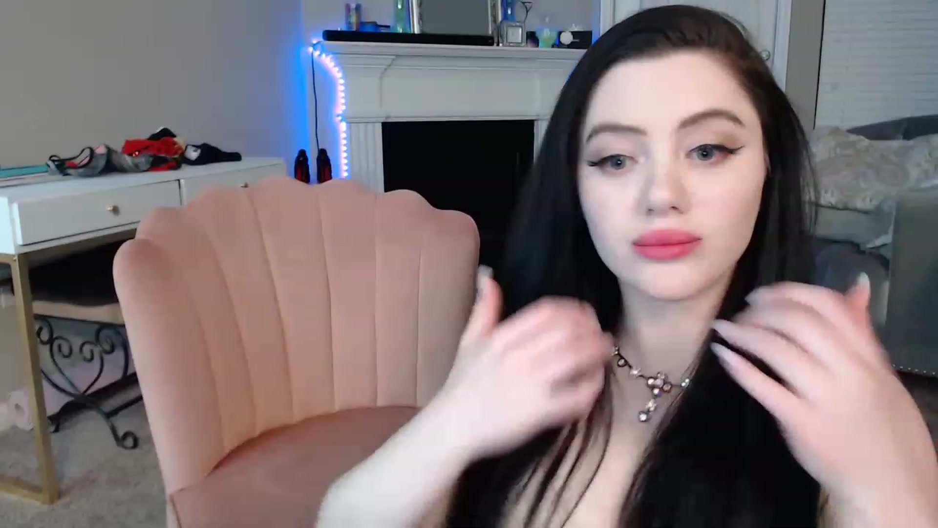Gallery image thumbnail from Pink_Fawnnie_'s myfreecams stream on, 02/02/2023, 03:29 image 18 of 20