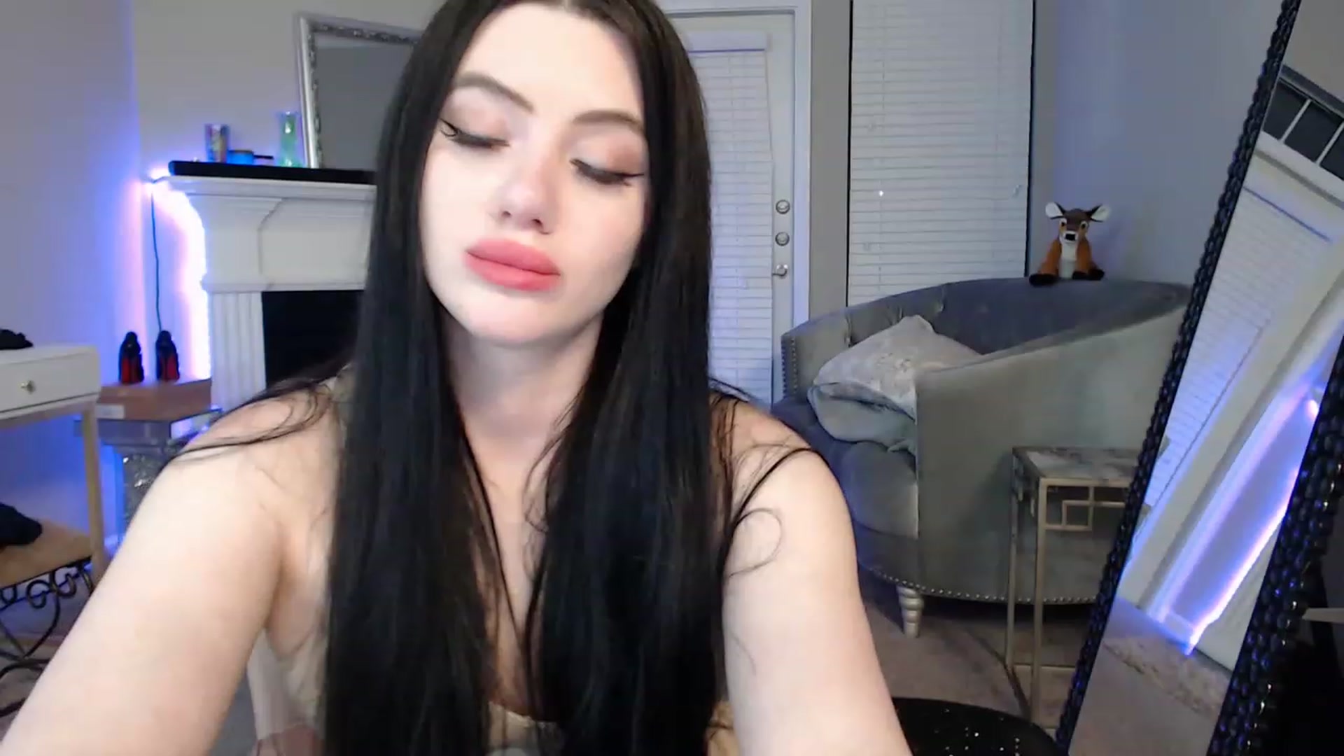 Gallery image thumbnail from Pink_Fawnnie_'s myfreecams stream on, 02/02/2023, 07:59 image 9 of 20