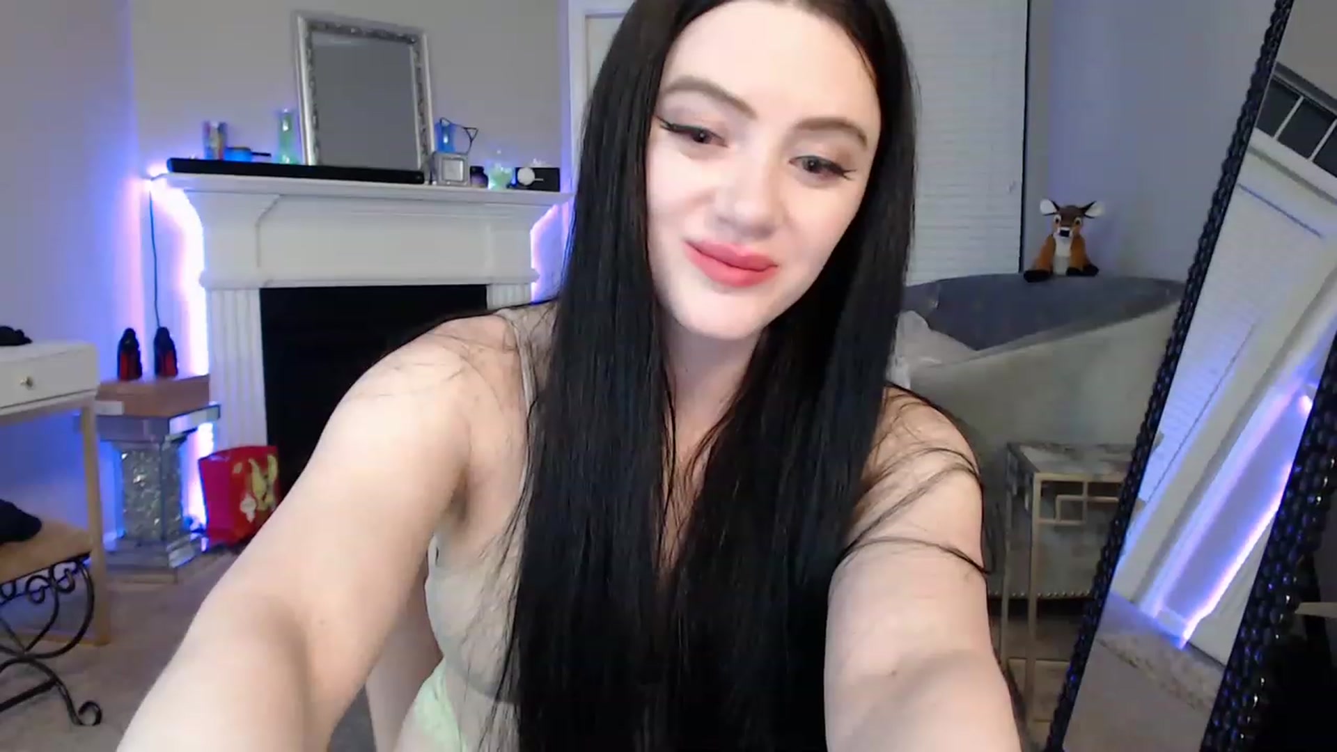 Gallery image thumbnail from Pink_Fawnnie_'s myfreecams stream on, 02/02/2023, 07:59 image 13 of 20