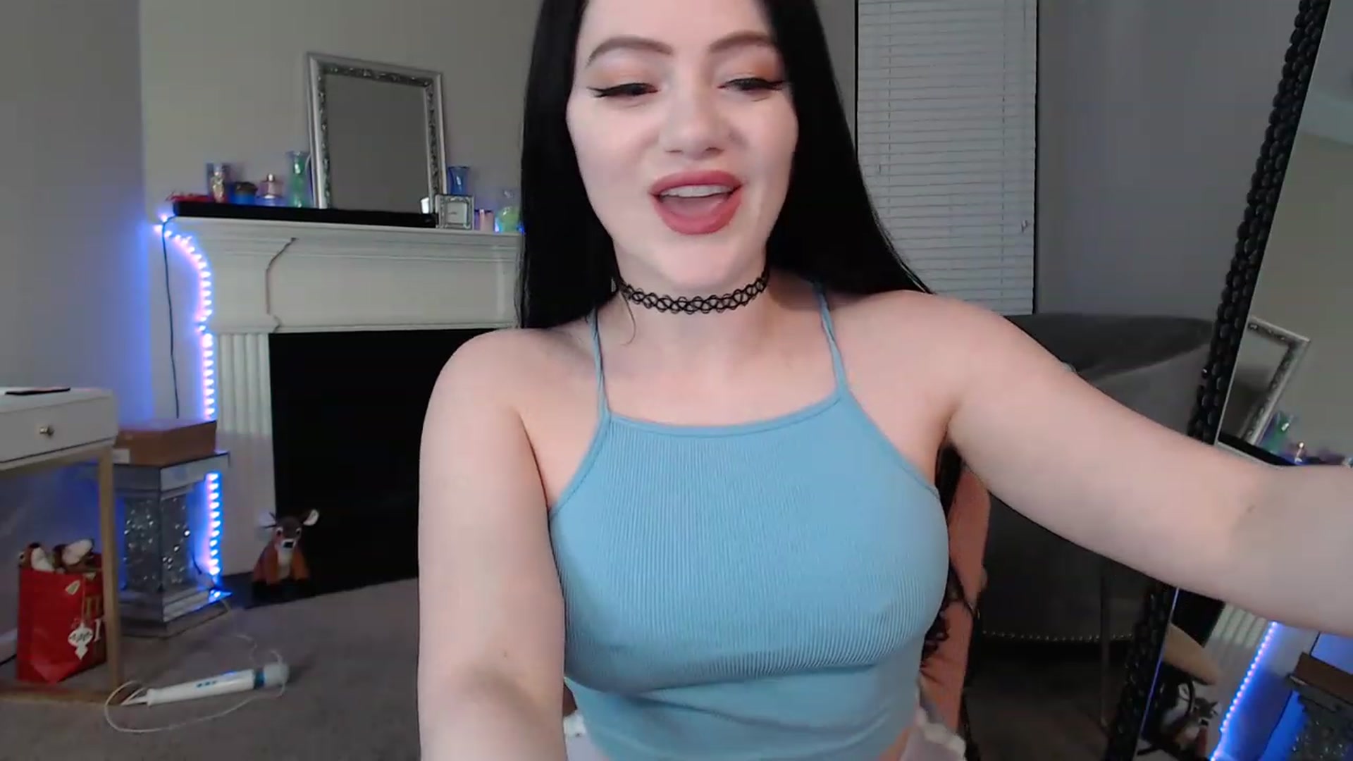 Gallery image thumbnail from Pink_Fawnnie_'s myfreecams stream on, 02/12/2023, 09:59 image 13 of 20