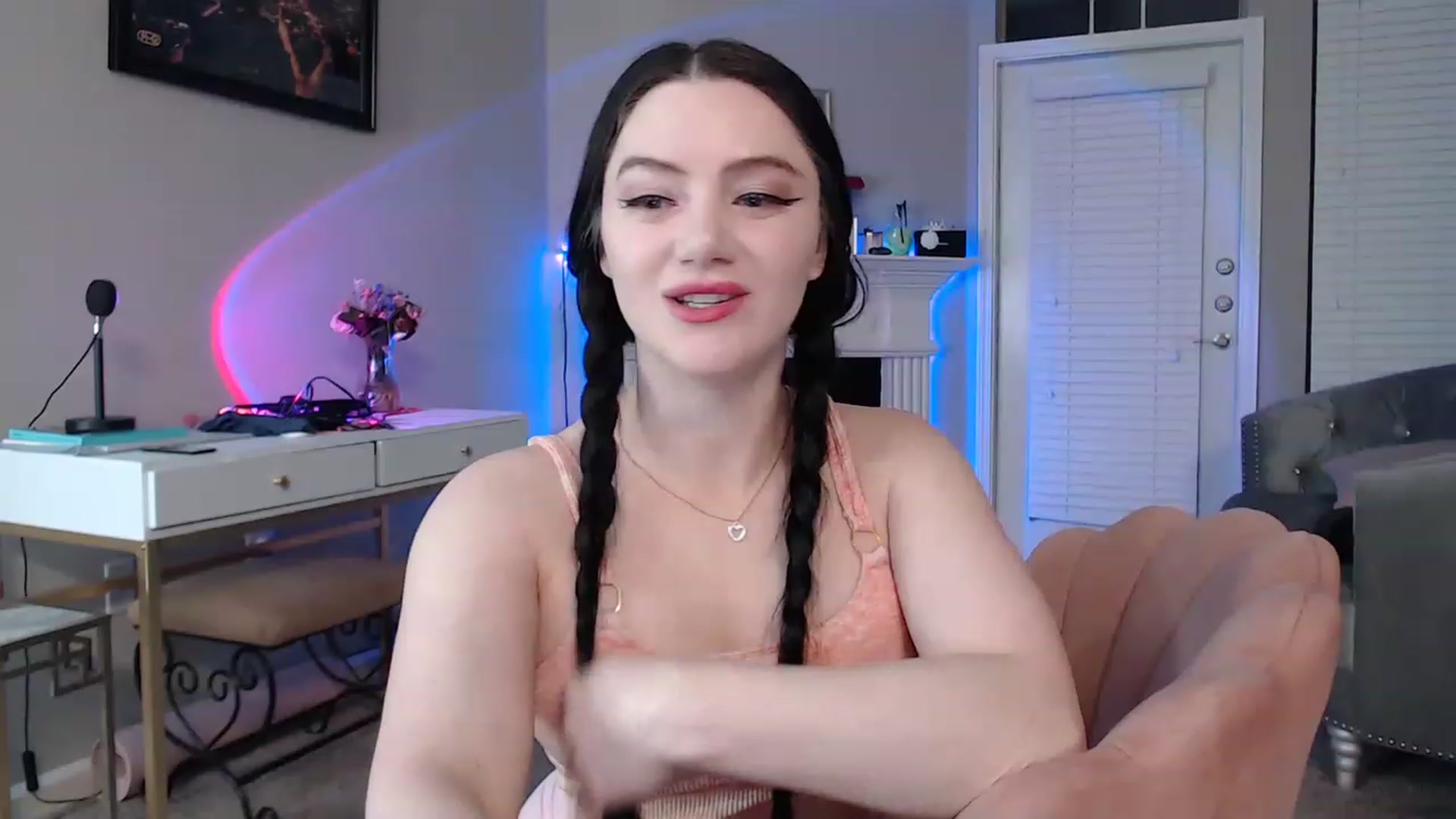 Gallery image thumbnail from Pink_Fawnnie_'s myfreecams stream on, 03/02/2023, 05:56 image 6 of 20