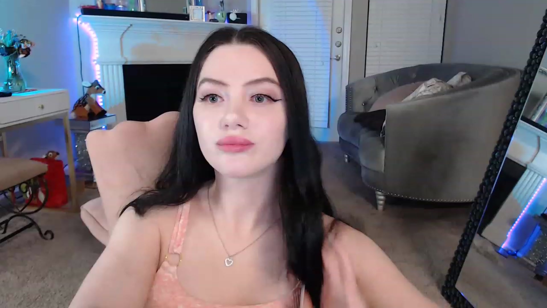 Gallery image thumbnail from Pink_Fawnnie_'s myfreecams stream on, 03/03/2023, 09:45 image 19 of 20