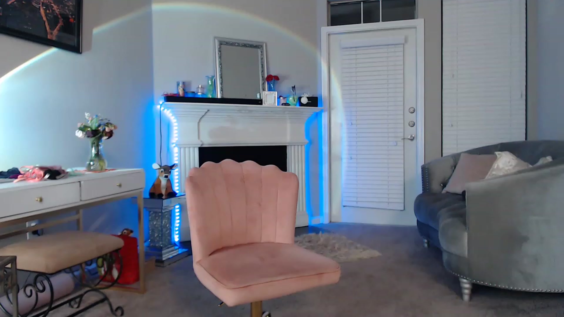 Gallery image thumbnail from Pink_Fawnnie_'s myfreecams stream on, 03/04/2023, 10:36 image 1 of 20
