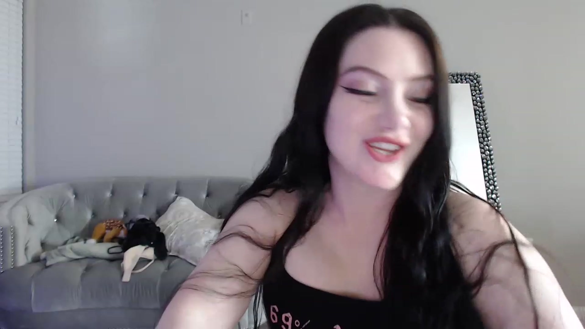 Gallery image thumbnail from Pink_Fawnnn's myfreecams stream on, 03/17/2023, 08:20 image 17 of 20