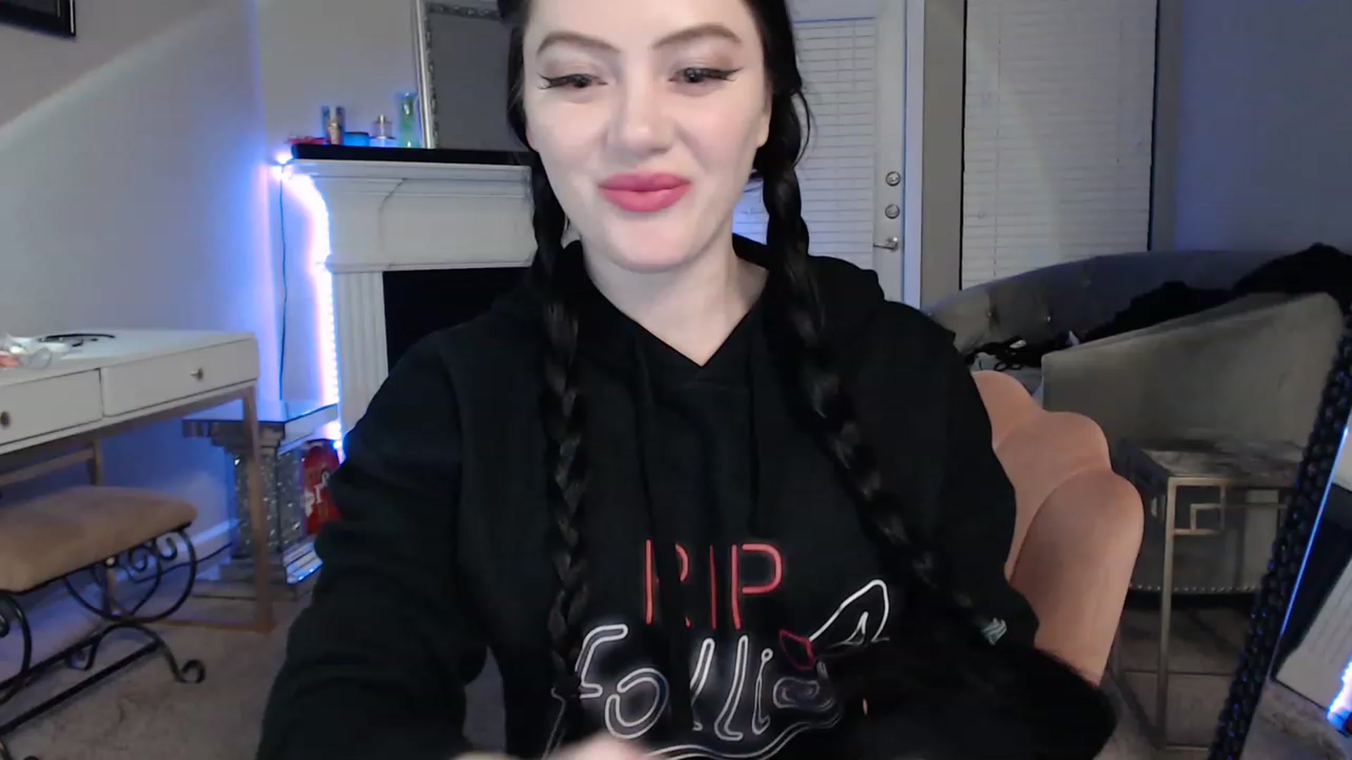 Gallery image thumbnail from Pink_Fawnnn's myfreecams stream on, 03/17/2023, 12:43 image 2 of 20