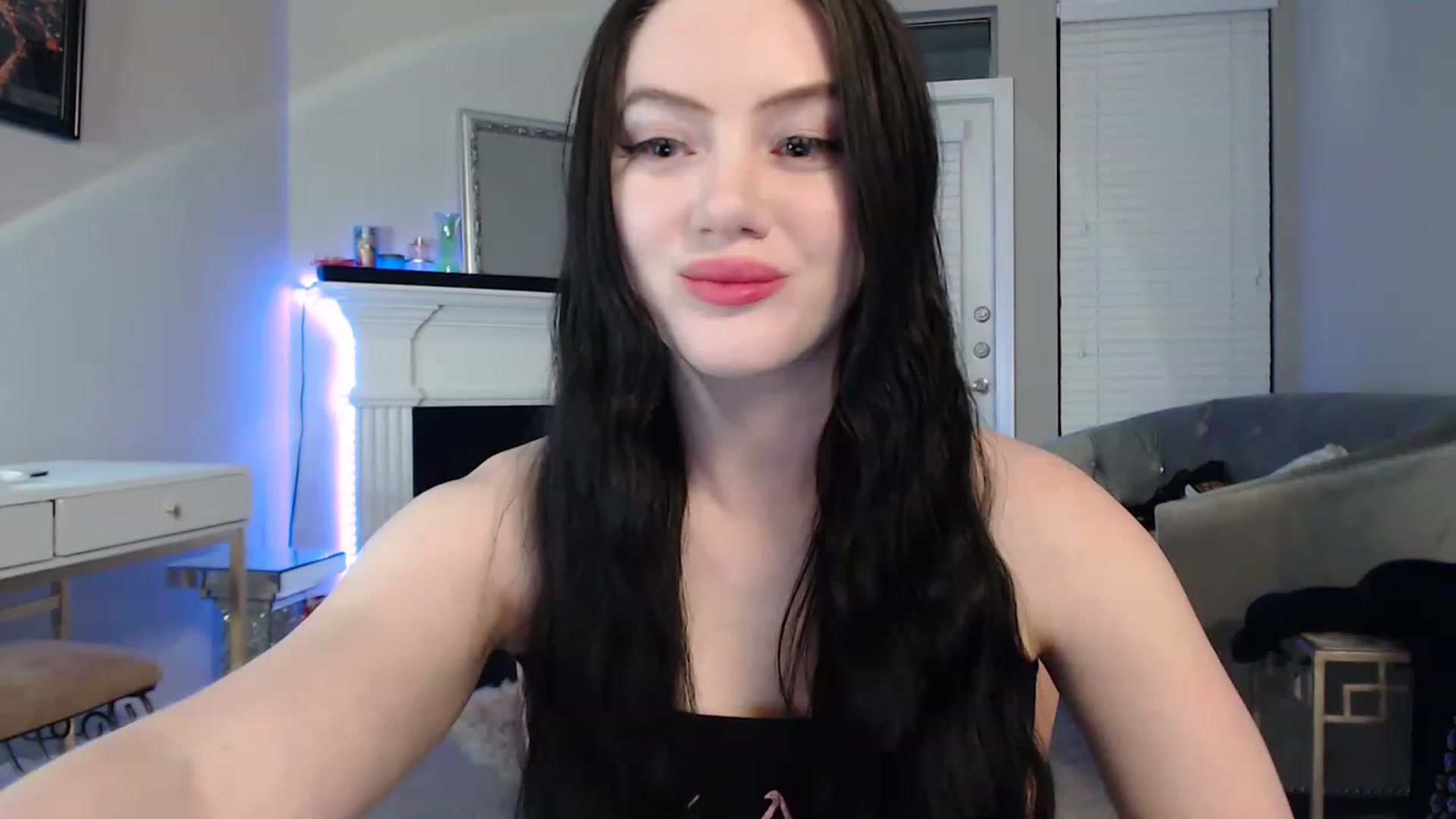 Gallery image thumbnail from Pink_Fawnnn's myfreecams stream on, 03/17/2023, 12:43 image 10 of 20