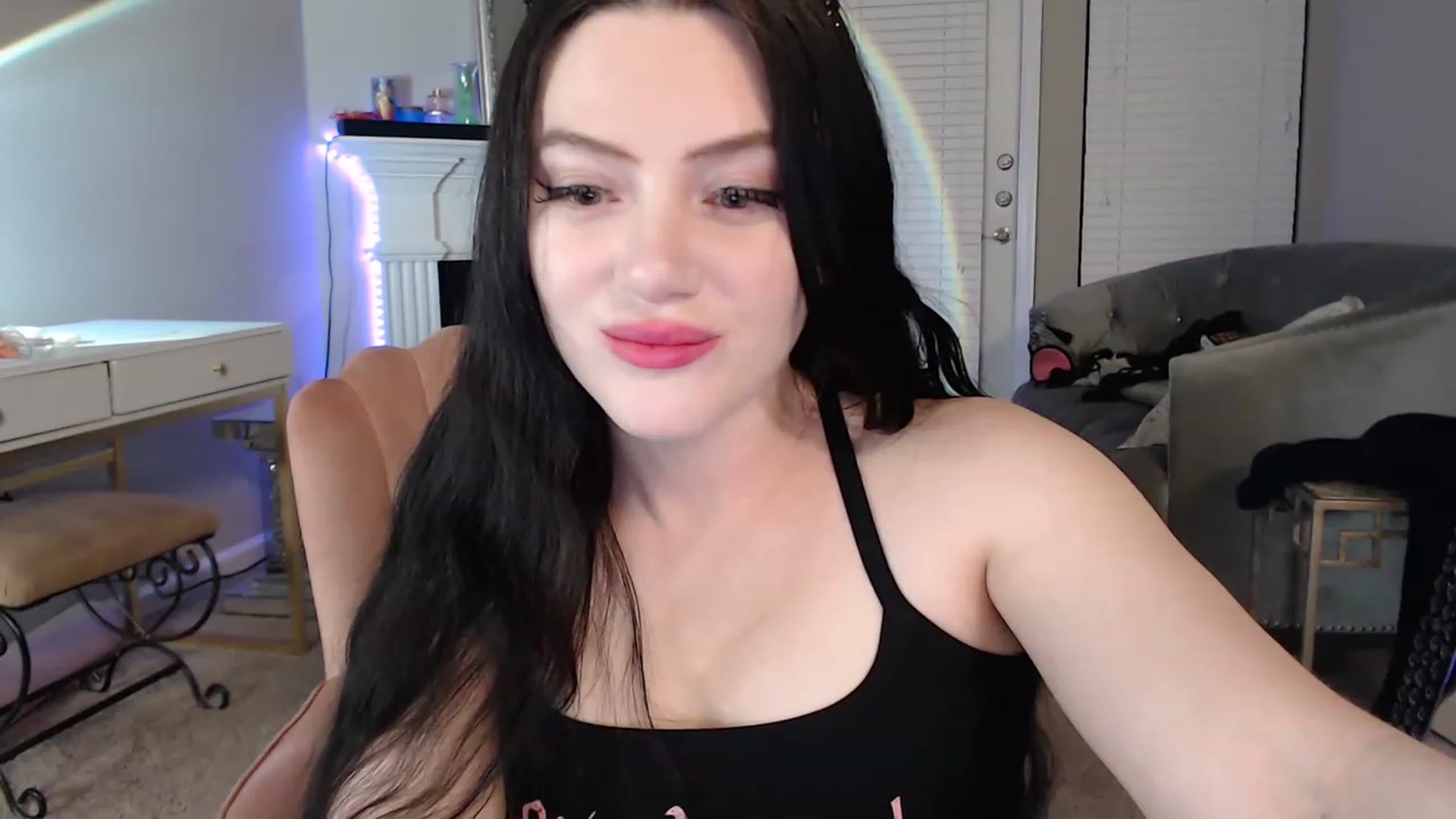 Gallery image thumbnail from Pink_Fawnnn's myfreecams stream on, 03/17/2023, 12:43 image 12 of 20