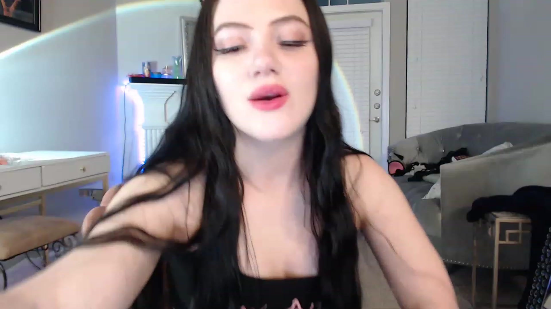 Gallery image thumbnail from Pink_Fawnnn's myfreecams stream on, 03/17/2023, 12:43 image 13 of 20