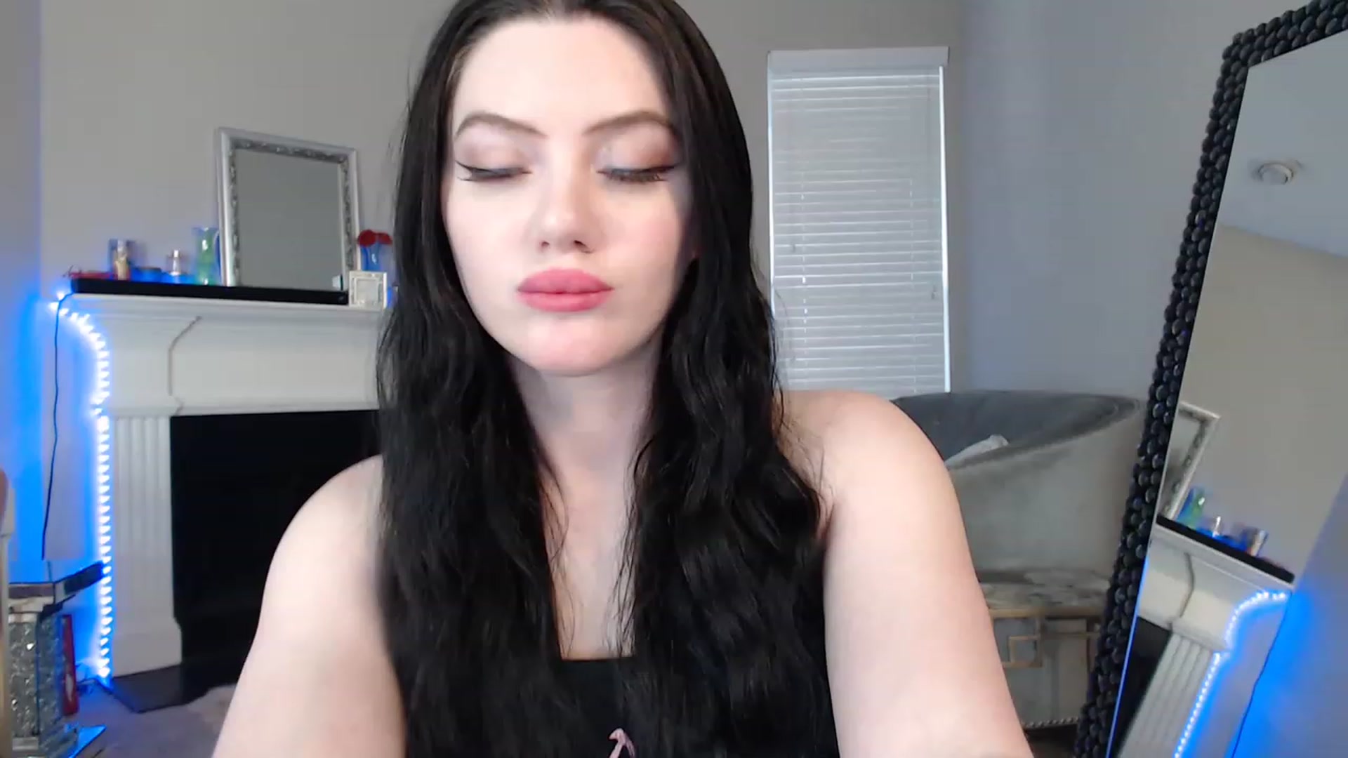 Gallery image thumbnail from Pink_Fawnnn's myfreecams stream on, 03/17/2023, 14:56 image 18 of 20