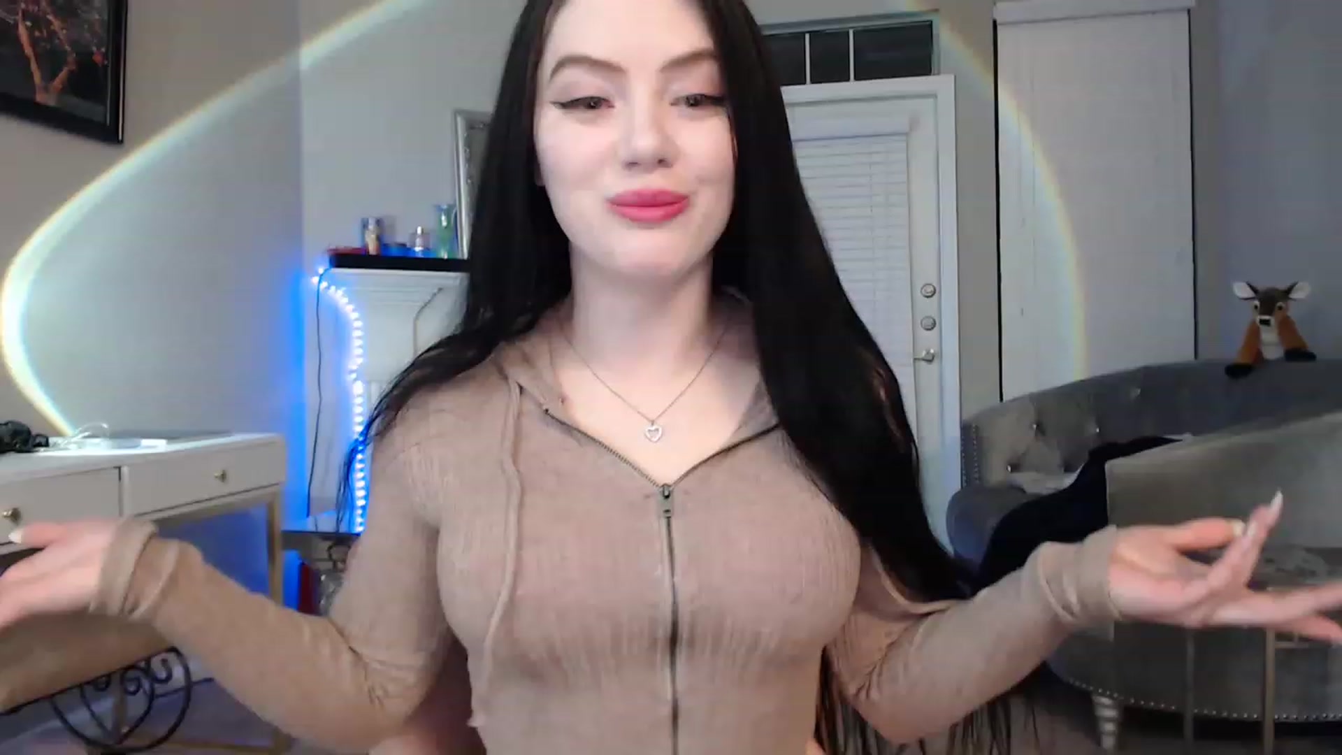 Gallery image thumbnail from Pink_Fawnnn's myfreecams stream on, 03/22/2023, 08:07 image 18 of 20