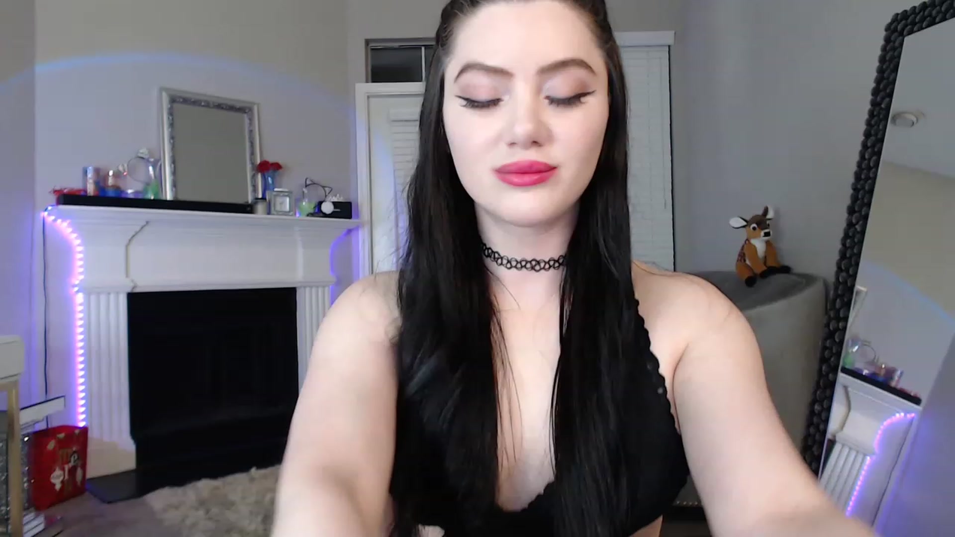 Gallery image thumbnail from Pink_Fawnnn's myfreecams stream on, 03/31/2023, 07:08 image 4 of 20