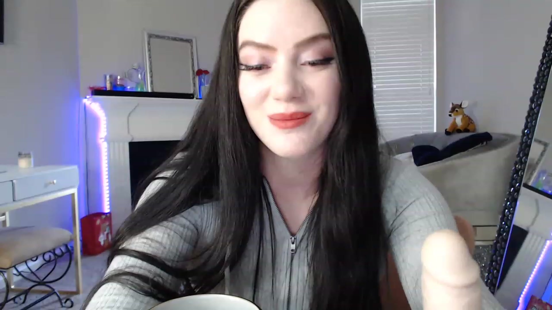 Gallery image thumbnail from Pink_Fawnnn's myfreecams stream on, 03/31/2023, 13:22 image 8 of 20