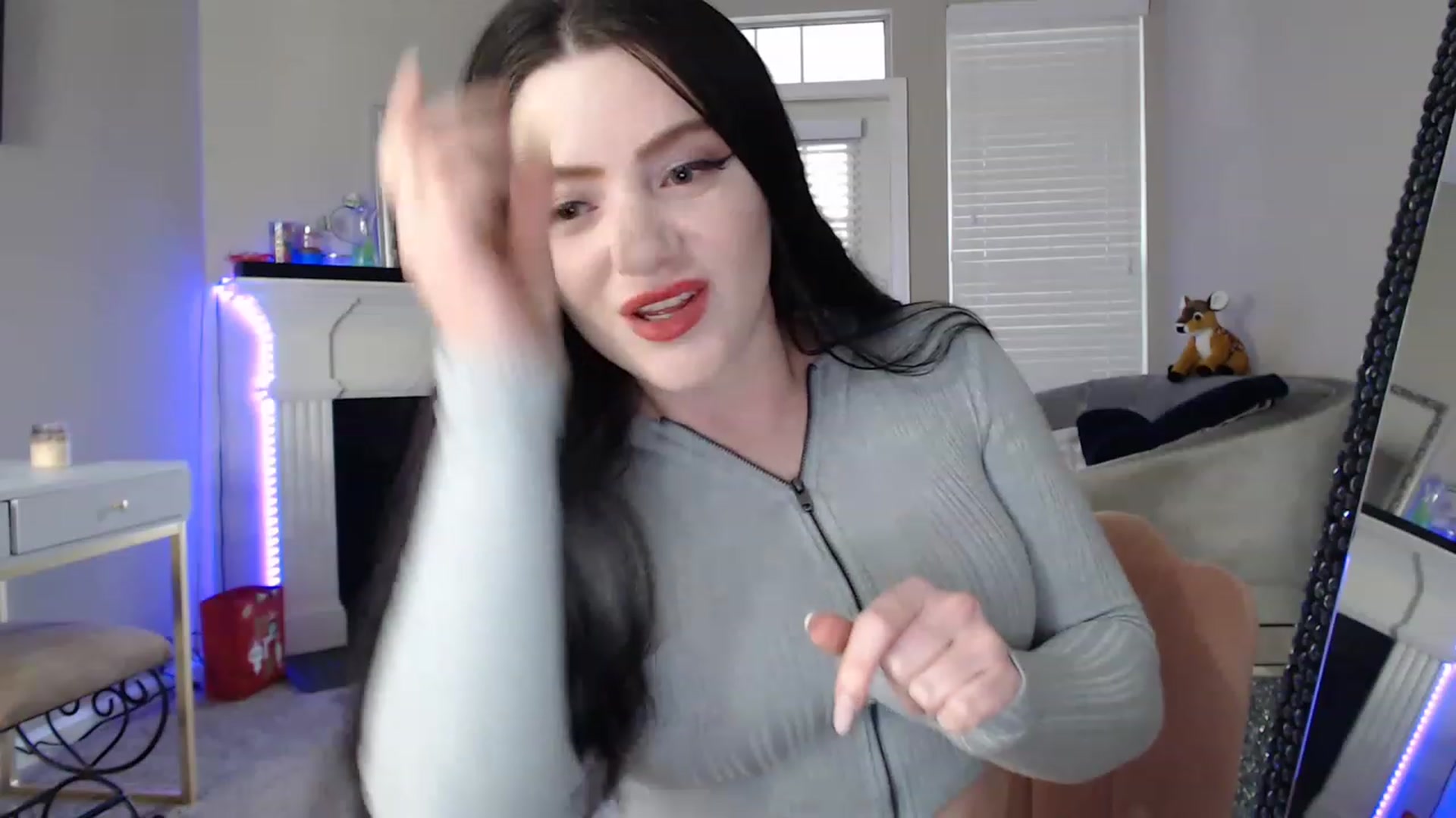 Gallery image thumbnail from Pink_Fawnnn's myfreecams stream on, 03/31/2023, 13:22 image 2 of 20
