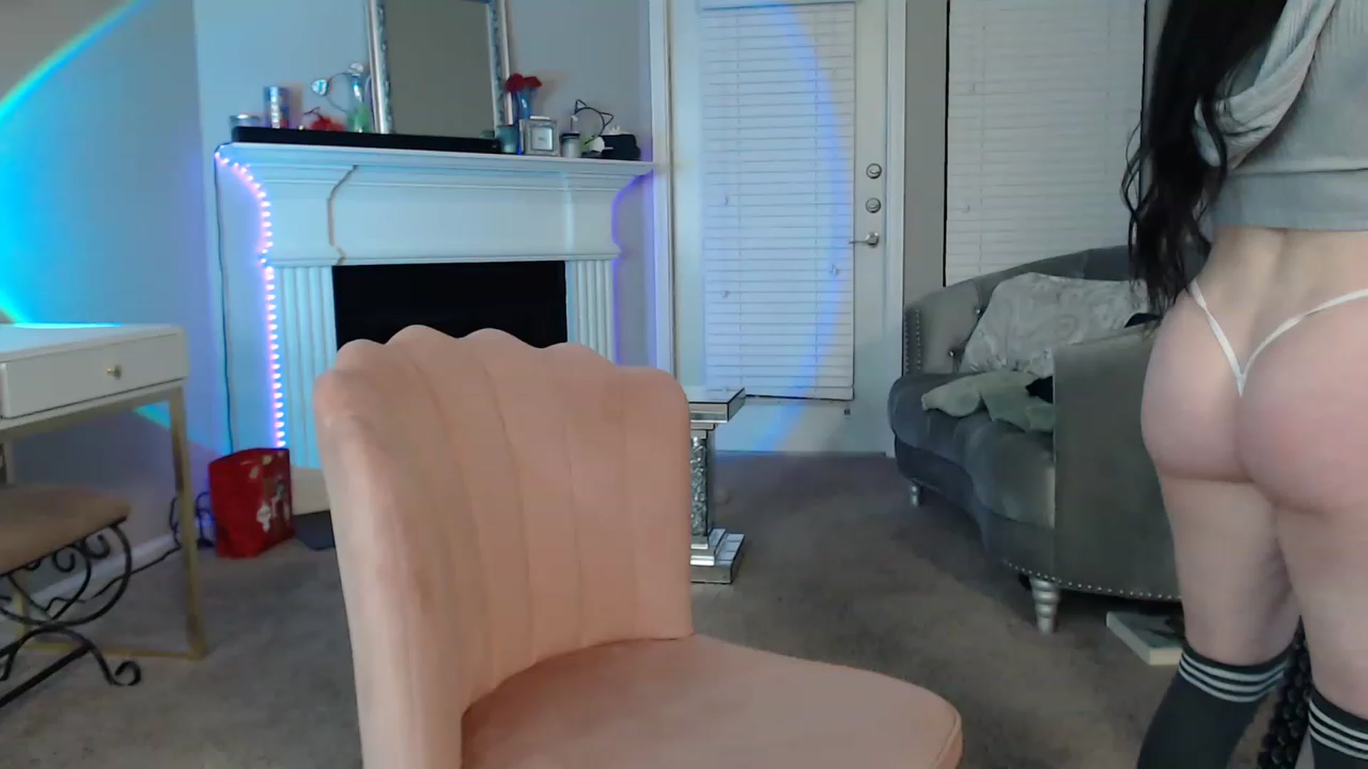 Gallery image thumbnail from Pink_Fawnnn's myfreecams stream on, 04/01/2023, 07:40 image 13 of 20