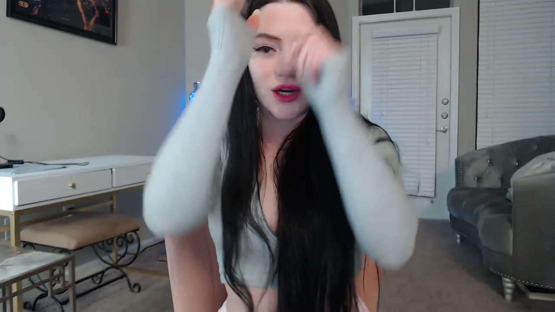 Gallery image thumbnail from Pink_Fawnnn's myfreecams stream on, 04/02/2023, 06:33 image 19 of 20