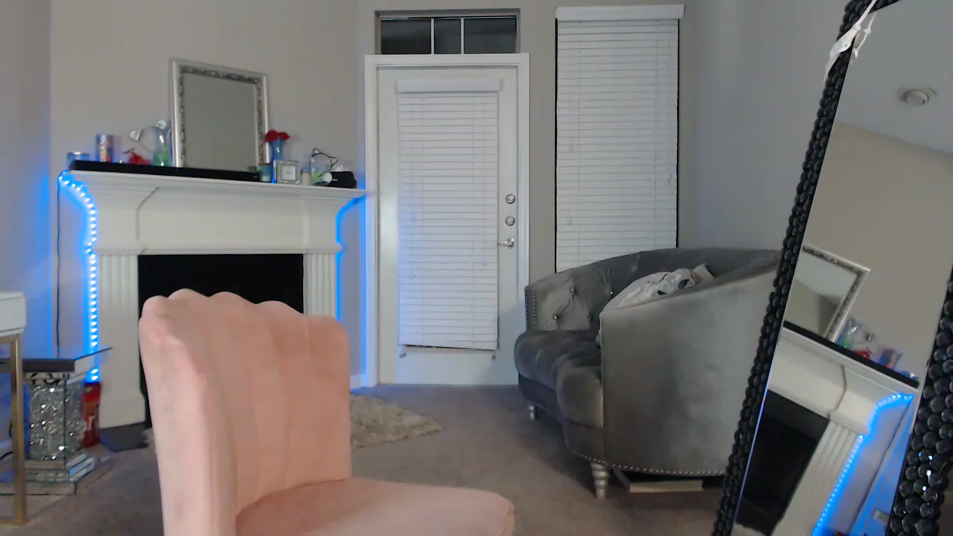 Gallery image thumbnail from Pink_Fawnnn's myfreecams stream on, 04/02/2023, 07:45 image 5 of 20