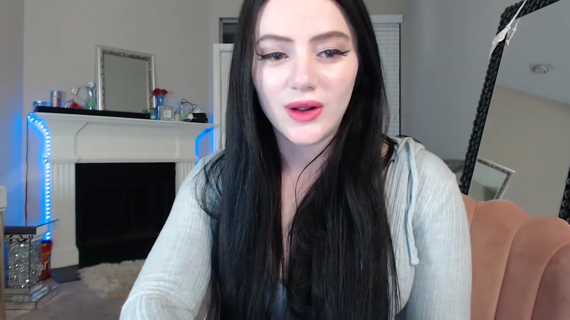 Gallery image thumbnail from Pink_Fawnnn's myfreecams stream on, 04/02/2023, 07:45 image 3 of 20