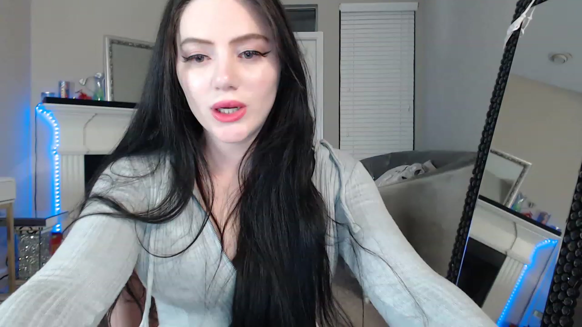 Gallery image thumbnail from Pink_Fawnnn's myfreecams stream on, 04/02/2023, 07:45 image 4 of 20