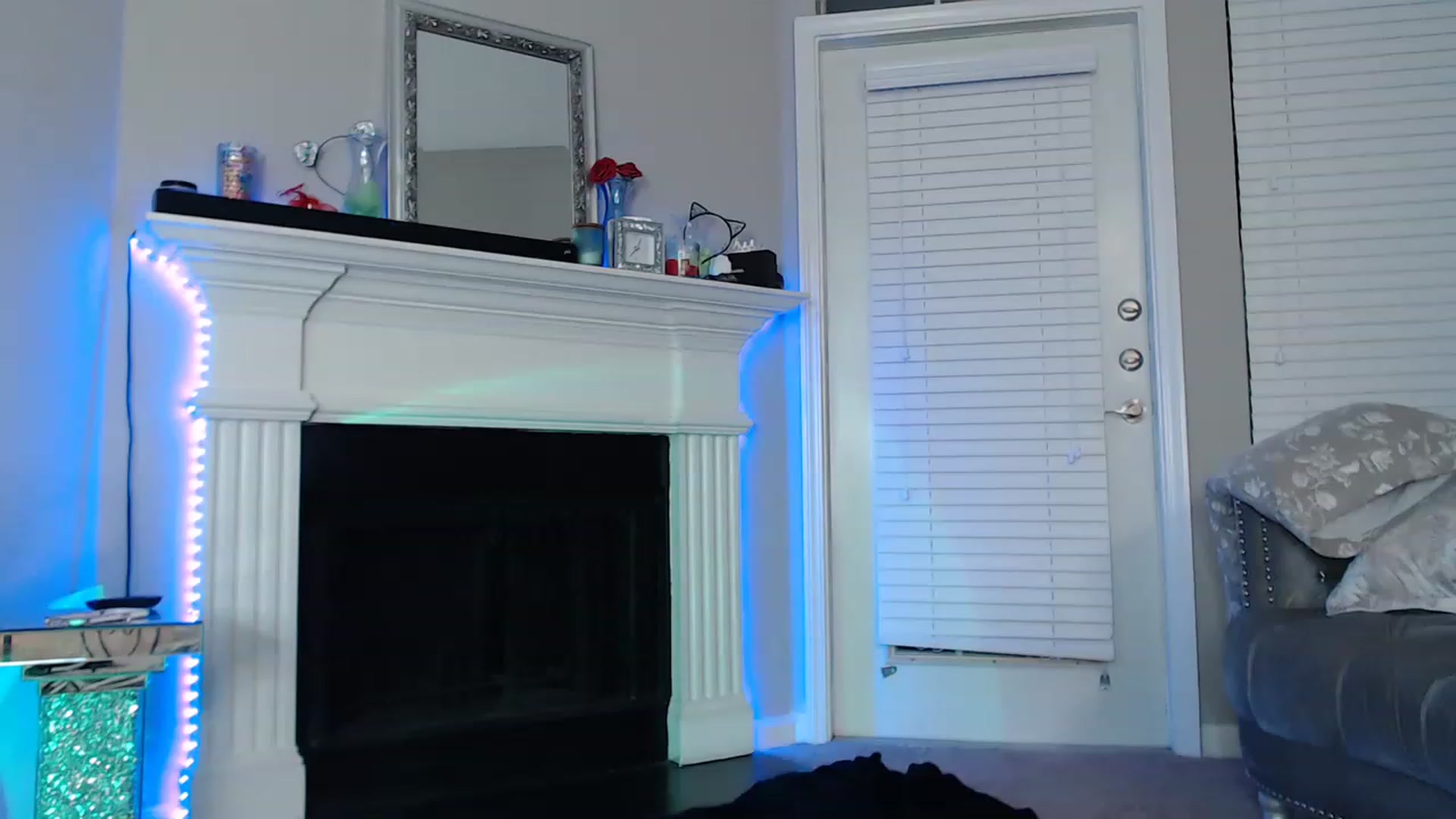 Gallery image thumbnail from Pink_Fawnnn's myfreecams stream on, 04/07/2023, 08:37 image 1 of 20