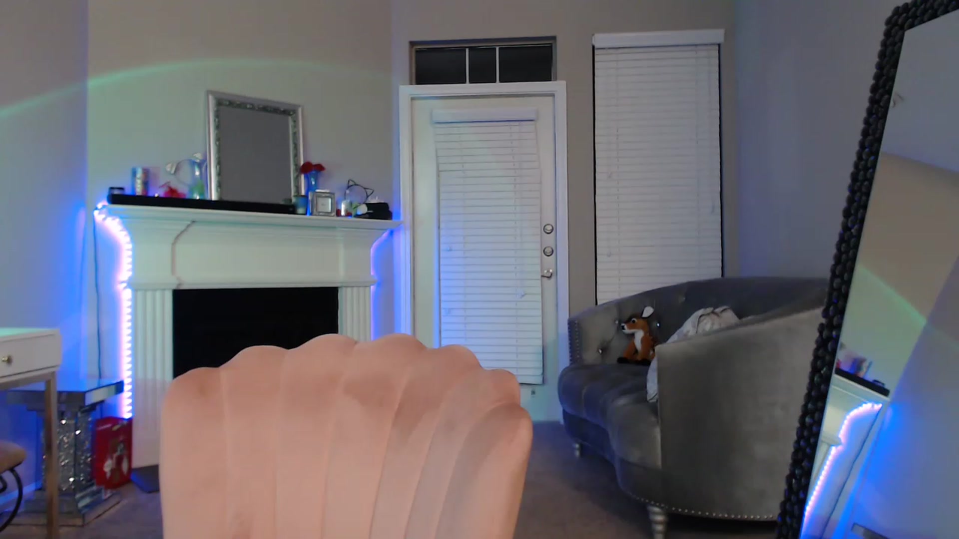 Gallery image thumbnail from Pink_Fawnnn's myfreecams stream on, 04/09/2023, 09:55 image 15 of 20
