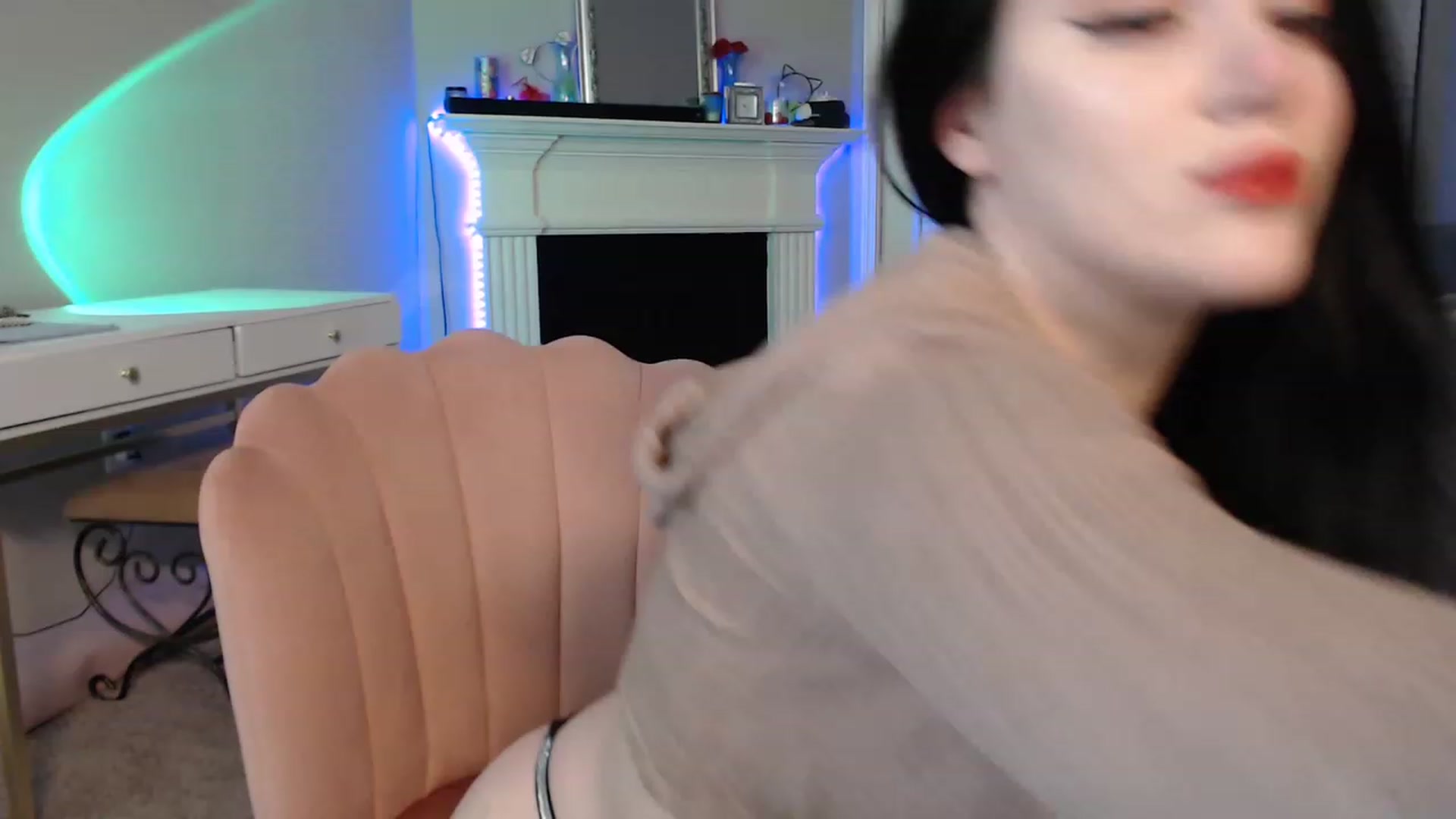 Gallery image thumbnail from Pink_Fawnnn's myfreecams stream on, 04/09/2023, 09:55 image 14 of 20