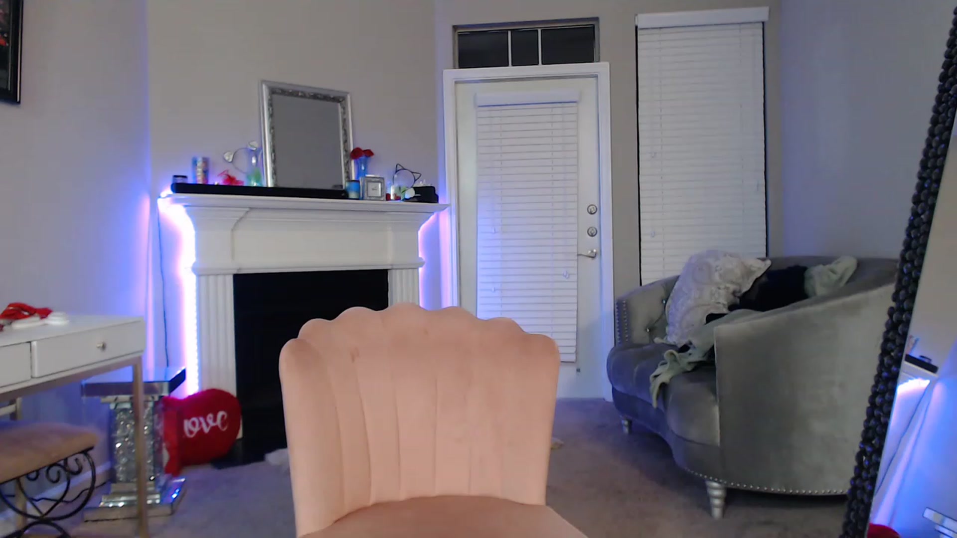 Gallery image thumbnail from Pink_Fawnnn's myfreecams stream on, 04/15/2023, 07:34 image 2 of 20