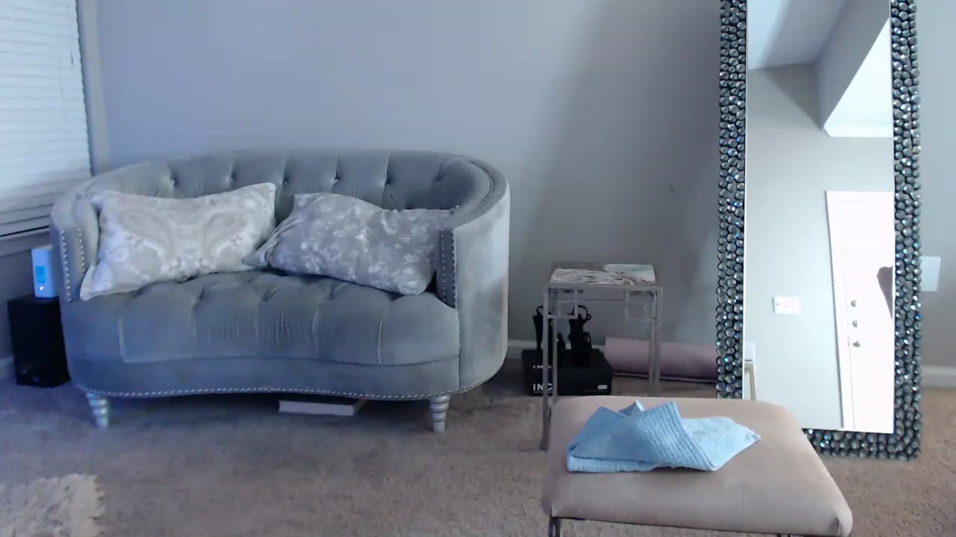 Gallery image thumbnail from Pink_Fawnnn's myfreecams stream on, 04/16/2023, 07:55 image 16 of 20
