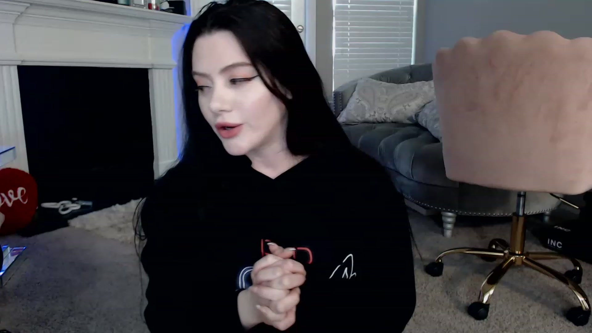 Gallery image thumbnail from Pink_Fawnnn's myfreecams stream on, 04/16/2023, 12:34 image 18 of 20