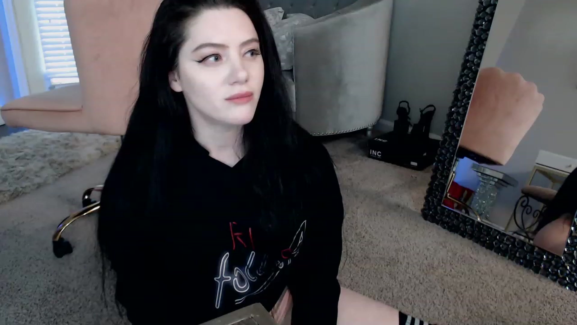 Gallery image thumbnail from Pink_Fawnnn's myfreecams stream on, 04/16/2023, 12:34 image 17 of 20