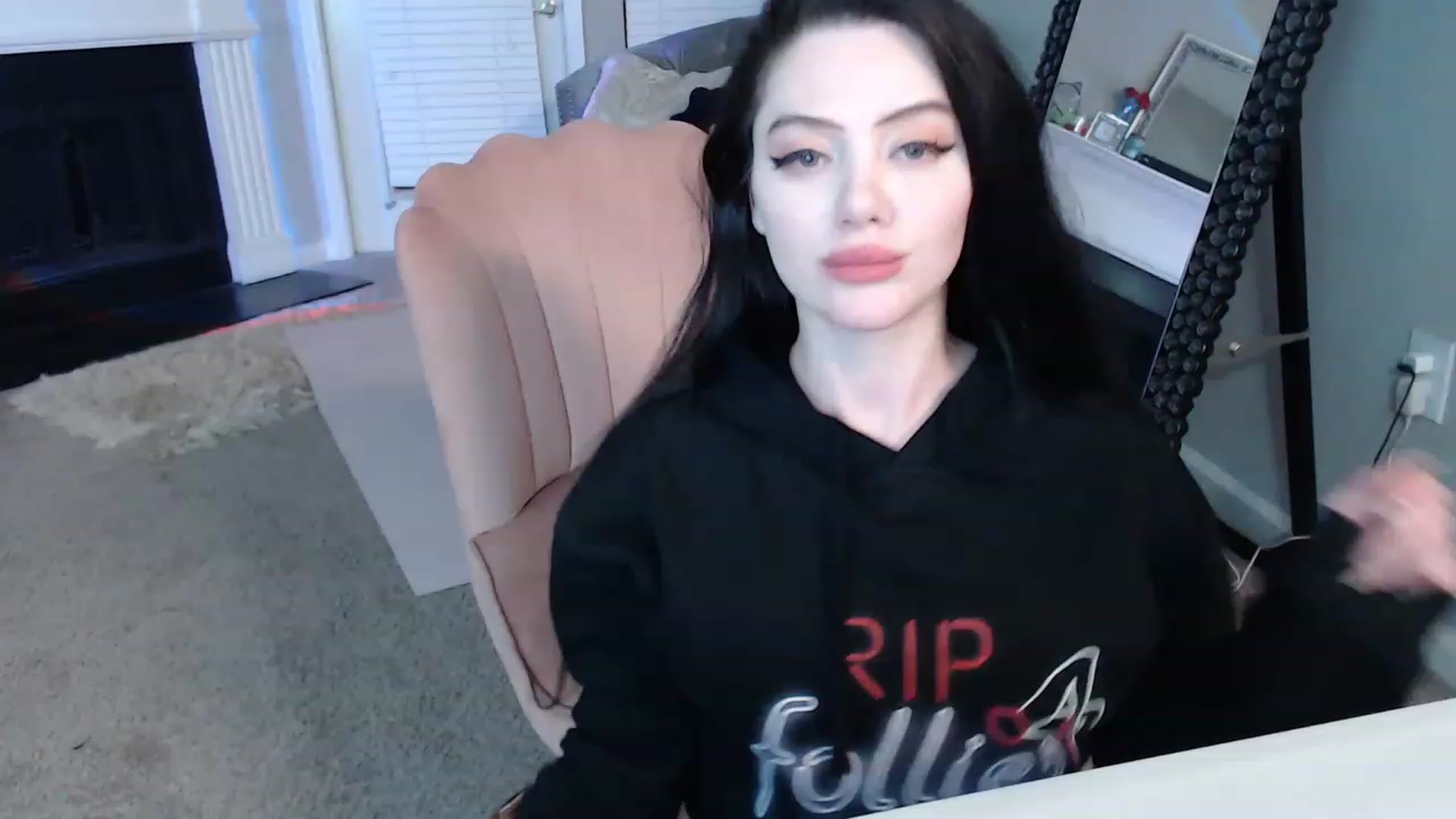 Gallery image thumbnail from Pink_Fawnnn's myfreecams stream on, 04/17/2023, 04:26 image 19 of 20