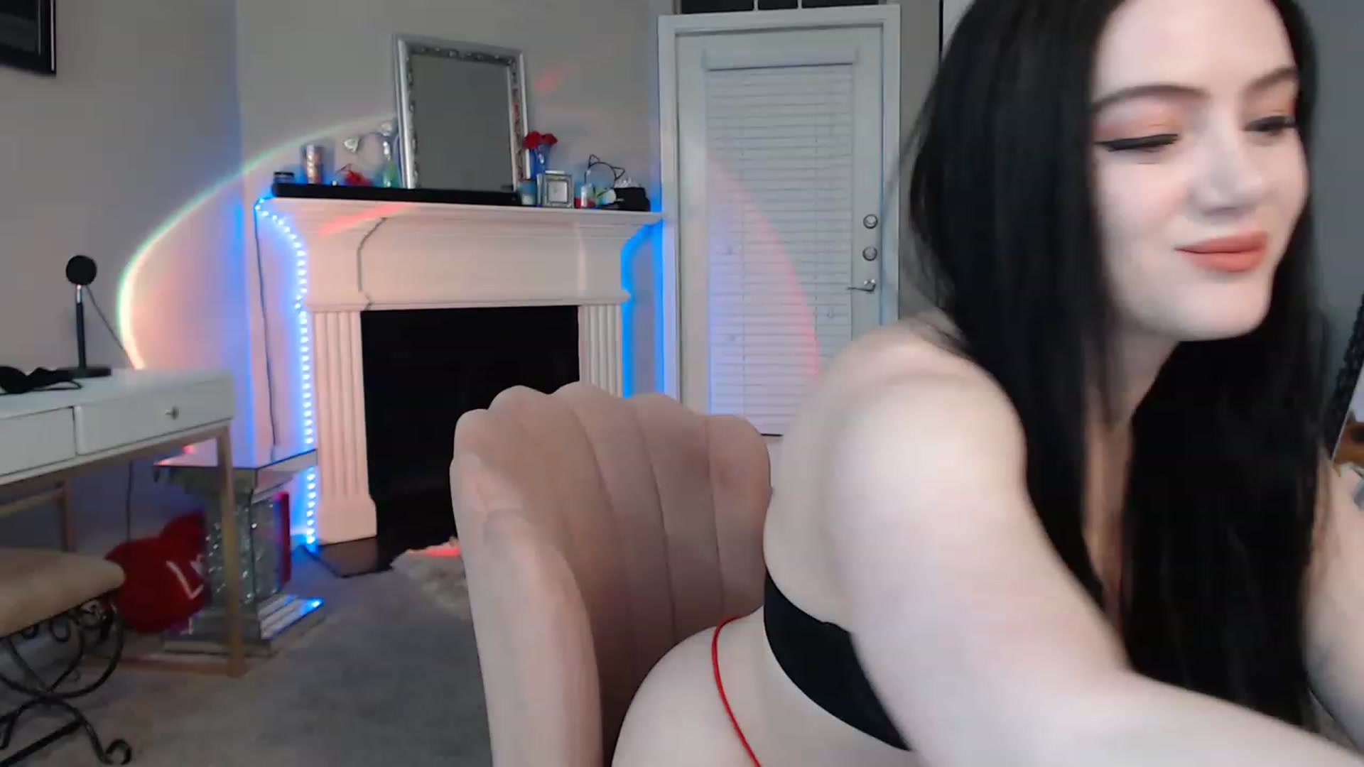 Gallery image thumbnail from Pink_Fawnnn's myfreecams stream on, 04/21/2023, 06:05 image 1 of 20