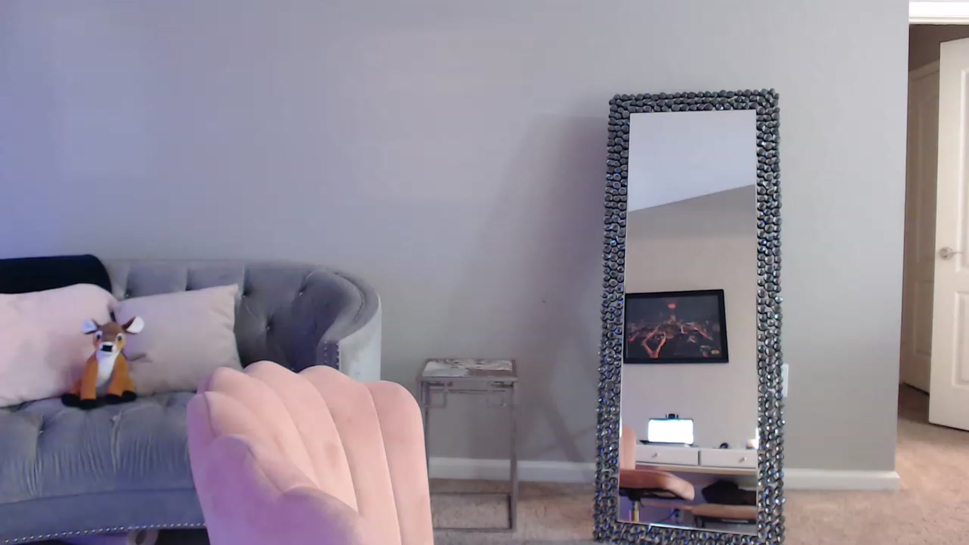 Gallery image thumbnail from Pink_Fawnnn's myfreecams stream on, 05/13/2023, 07:48 image 1 of 20