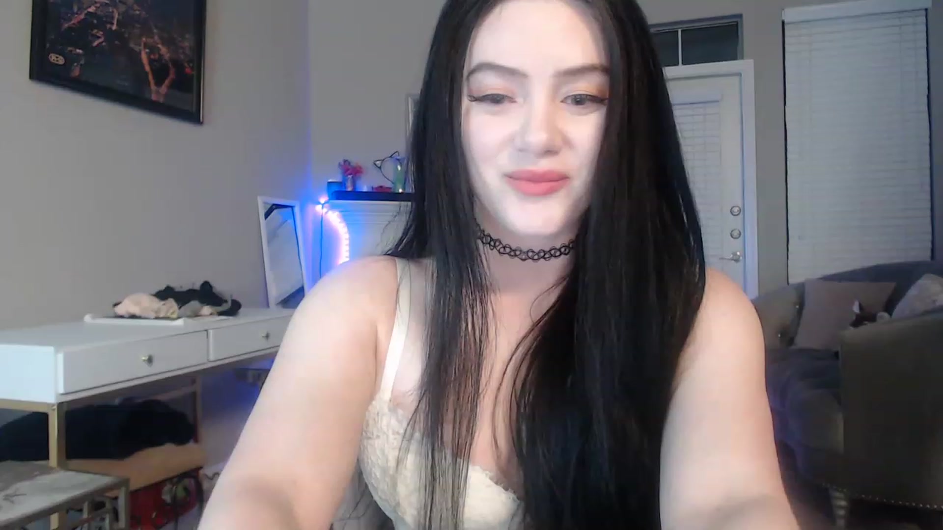Gallery image thumbnail from Pink_Fawnnn's myfreecams stream on, 05/19/2023, 06:01 image 6 of 20