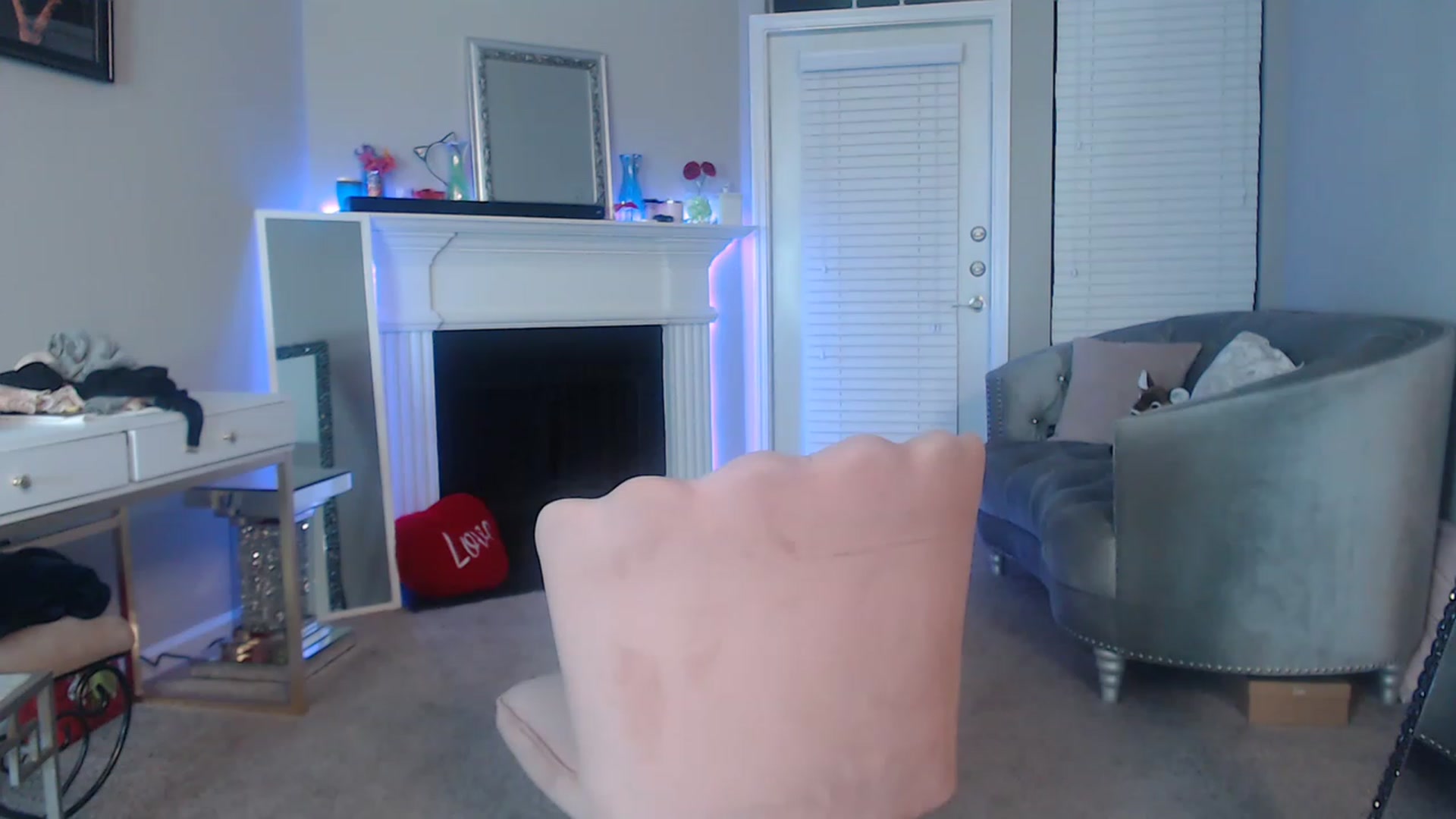 Gallery image thumbnail from Pink_Fawnnn's myfreecams stream on, 05/19/2023, 06:01 image 20 of 20