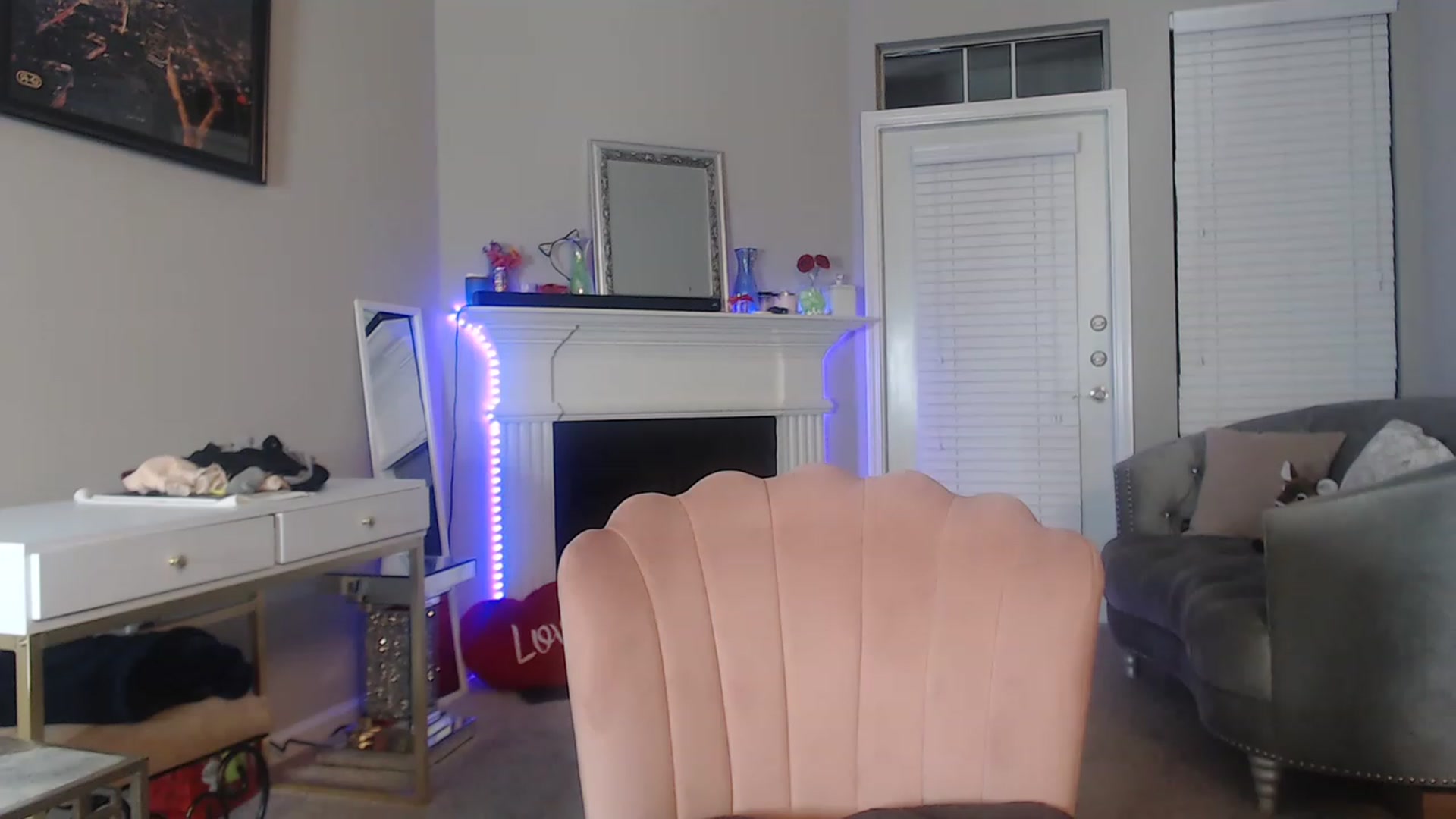 Gallery image thumbnail from Pink_Fawnnn's myfreecams stream on, 05/19/2023, 06:01 image 9 of 20