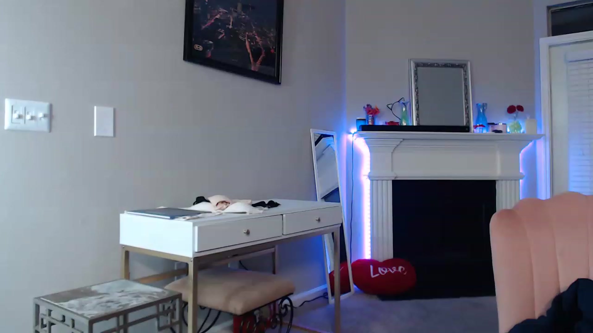 Gallery image thumbnail from Pink_Fawnnn's myfreecams stream on, 05/20/2023, 09:43 image 10 of 20