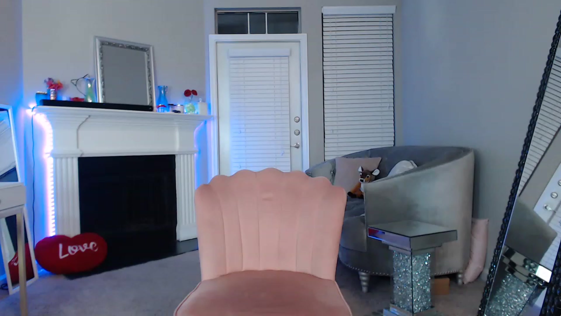 Gallery image thumbnail from Pink_Fawnnn's myfreecams stream on, 05/20/2023, 09:43 image 1 of 20