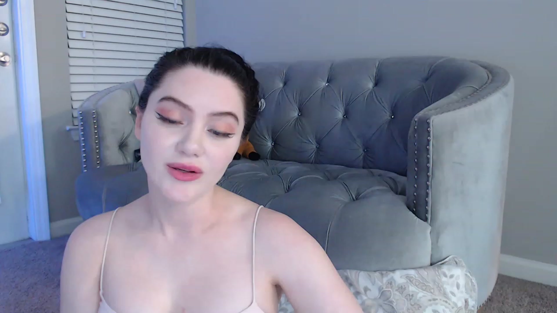 Gallery image thumbnail from Pink_Fawnnn's myfreecams stream on, 05/20/2023, 10:14 image 2 of 20