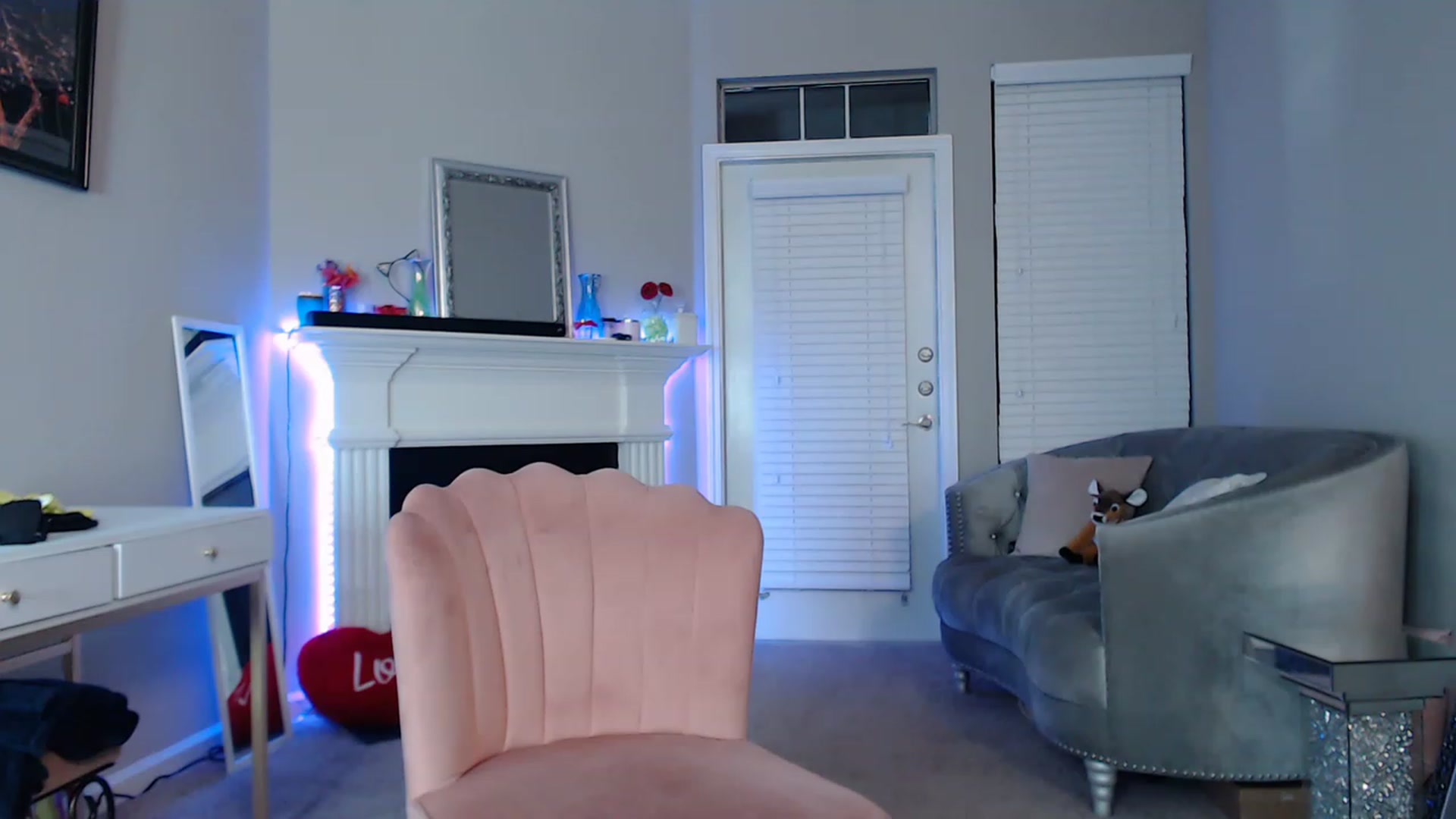 Gallery image thumbnail from Pink_Fawnnn's myfreecams stream on, 05/21/2023, 04:57 image 9 of 20