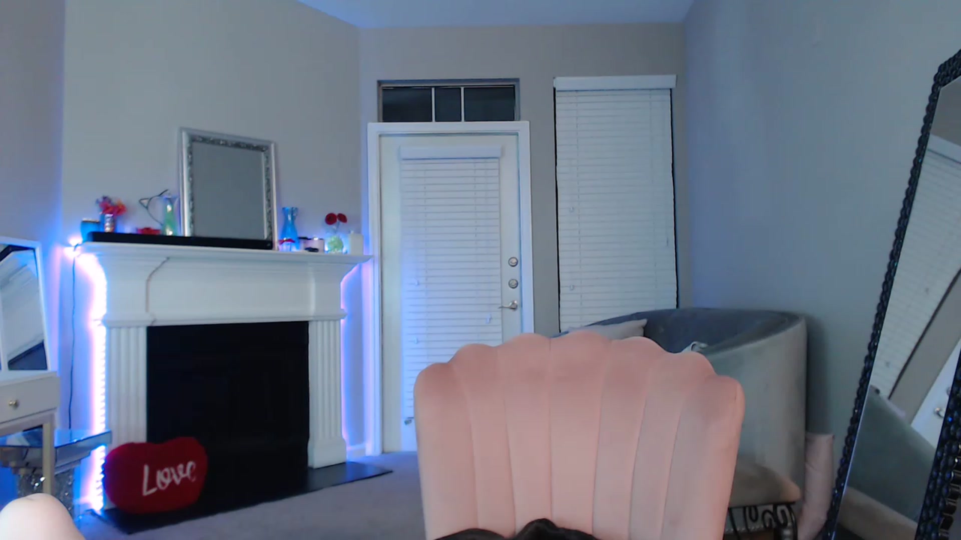 Gallery image thumbnail from Pink_Fawnnn's myfreecams stream on, 05/24/2023, 07:16 image 8 of 20