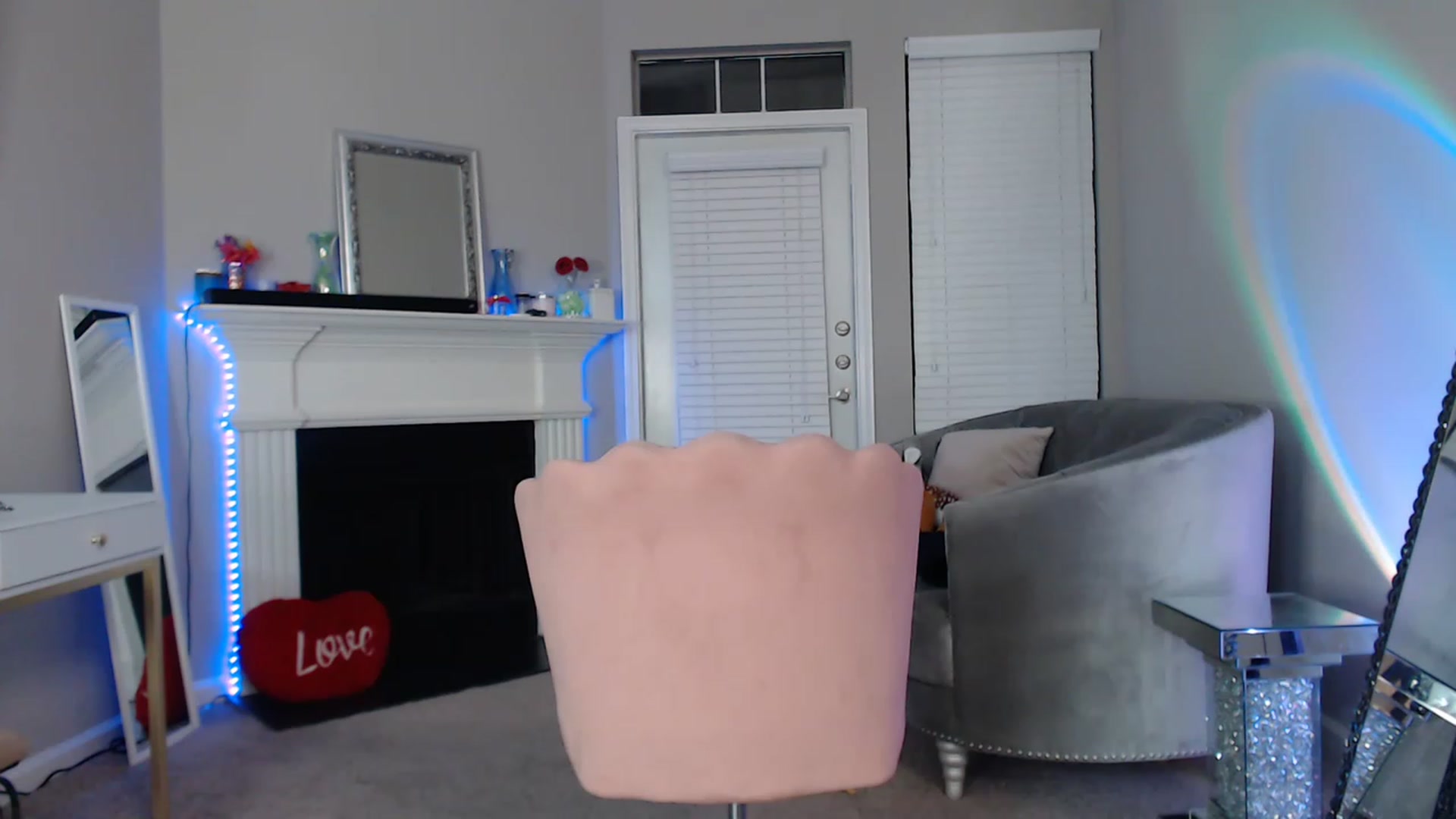 Gallery image thumbnail from Pink_Fawnnn's myfreecams stream on, 05/27/2023, 07:35 image 3 of 20