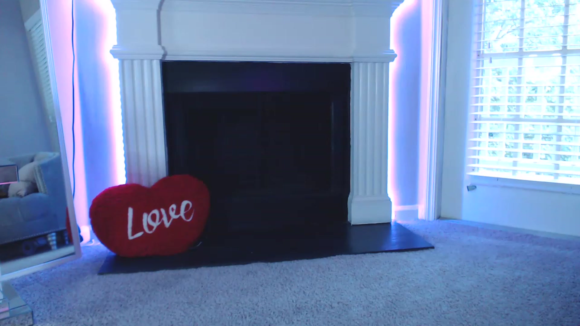 Gallery image thumbnail from Pink_Fawnnn's myfreecams stream on, 06/03/2023, 11:05 image 12 of 20