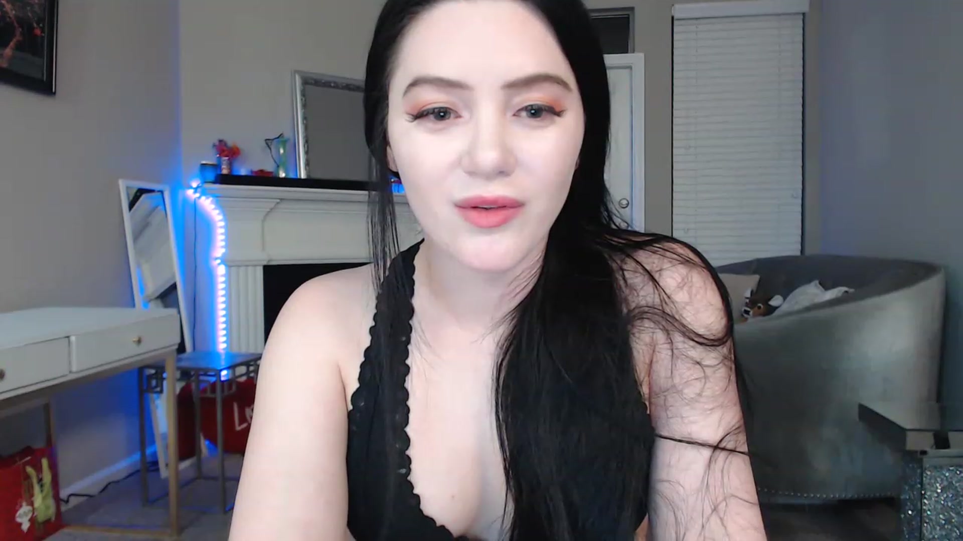 Gallery image thumbnail from Pink_Fawnnn's myfreecams stream on, 06/08/2023, 07:29 image 17 of 20