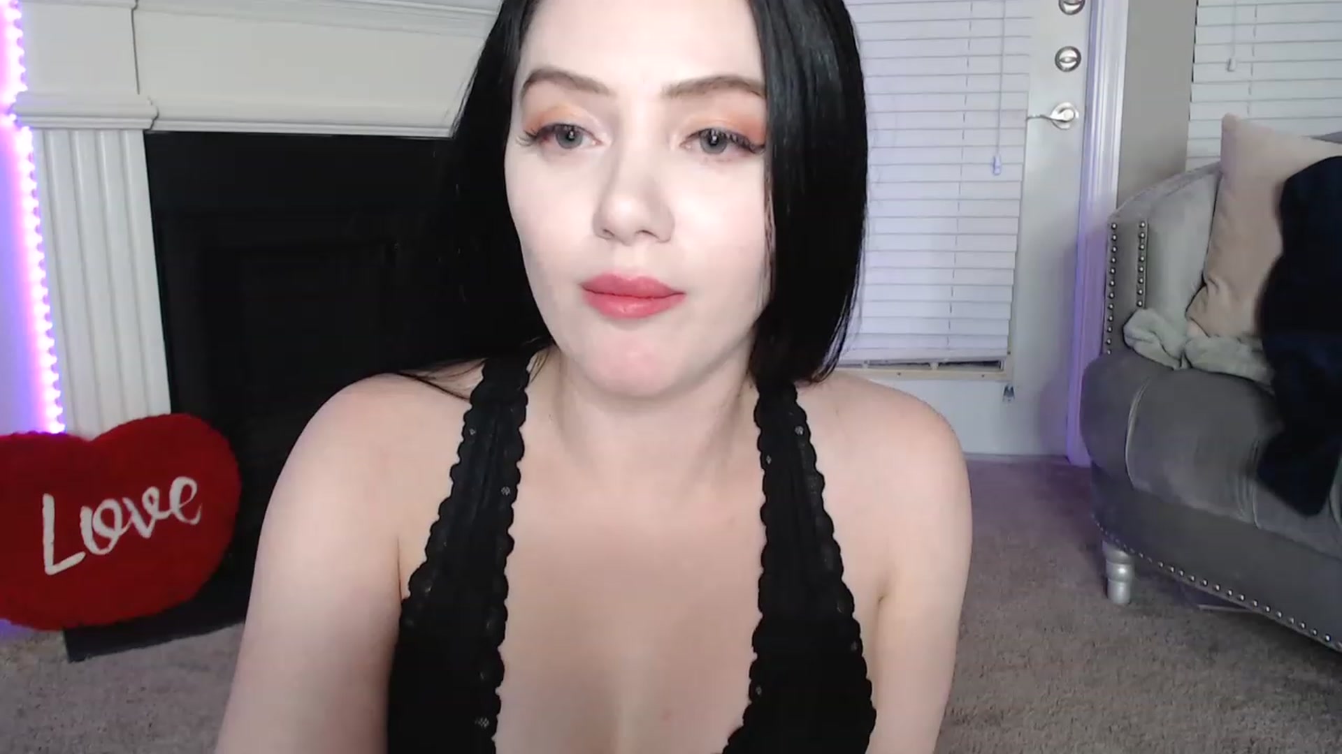 Gallery image thumbnail from Pink_Fawnnn's myfreecams stream on, 06/08/2023, 10:41 image 17 of 20