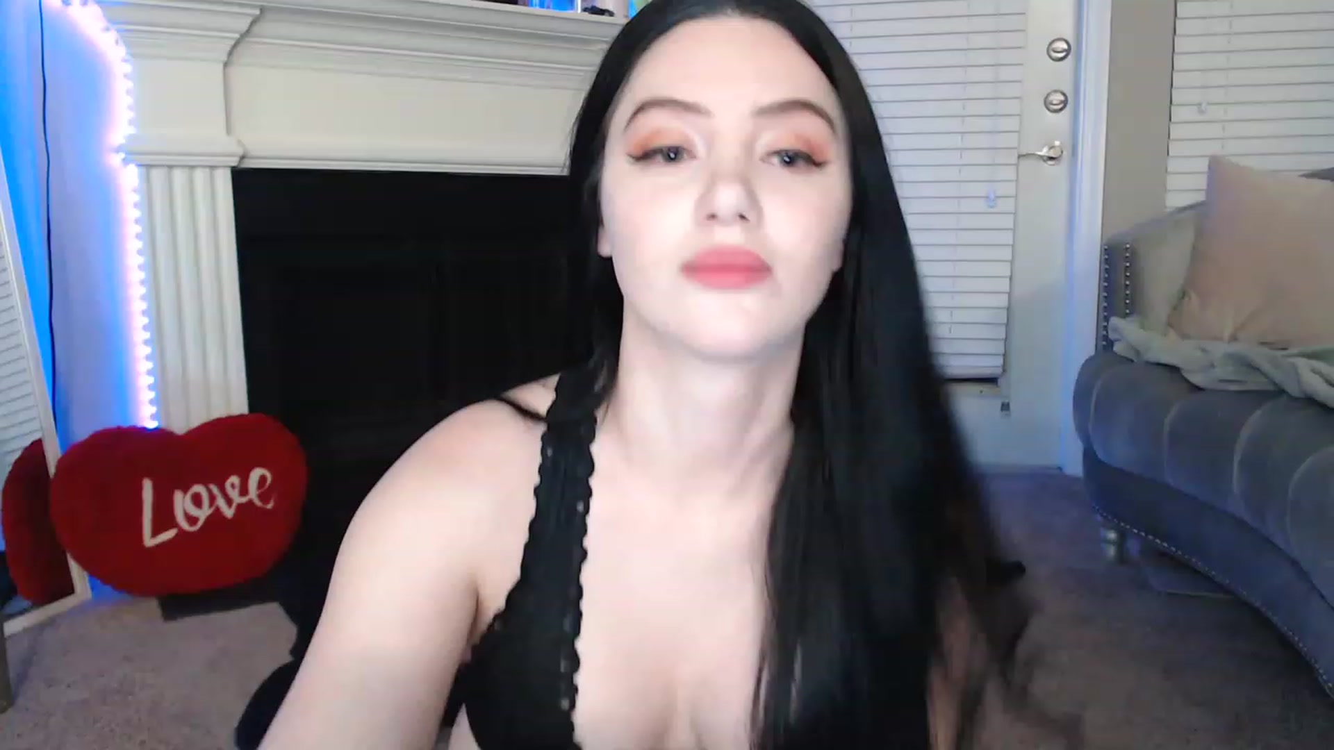 Gallery image thumbnail from Pink_Fawnnn's myfreecams stream on, 06/08/2023, 10:41 image 3 of 20