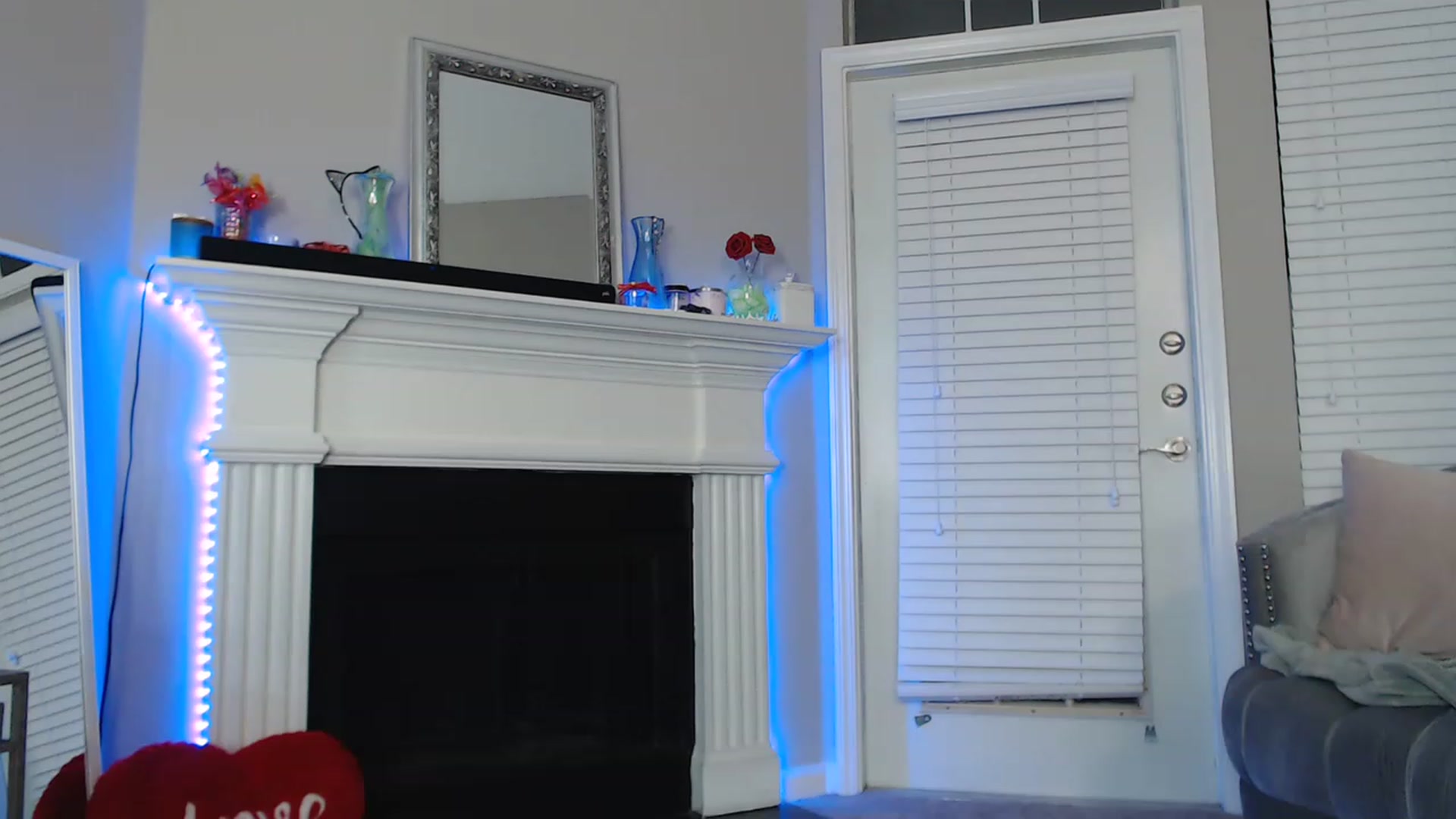 Gallery image thumbnail from Pink_Fawnnn's myfreecams stream on, 06/08/2023, 10:41 image 4 of 20
