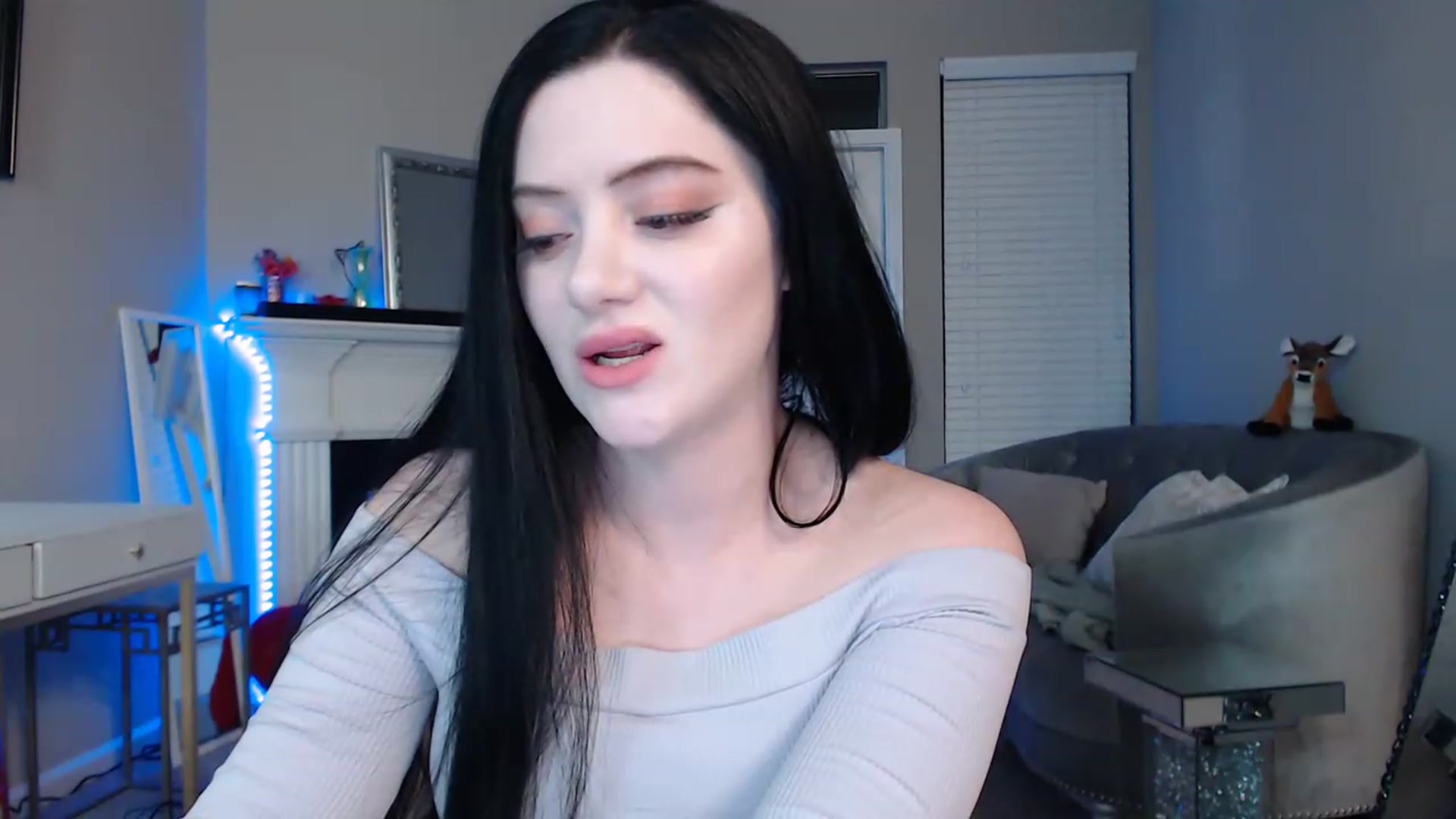 Gallery image thumbnail from Pink_Fawnnn's myfreecams stream on, 06/10/2023, 10:38 image 2 of 20