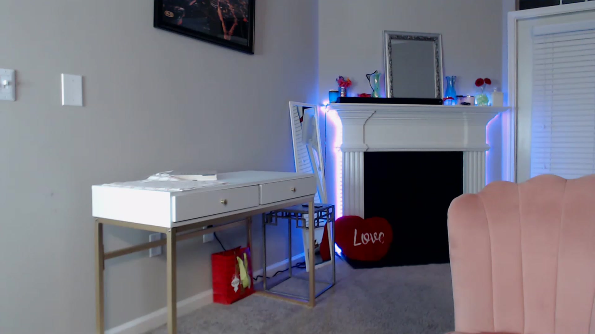 Gallery image thumbnail from Pink_Fawnnn's myfreecams stream on, 06/12/2023, 07:53 image 11 of 20