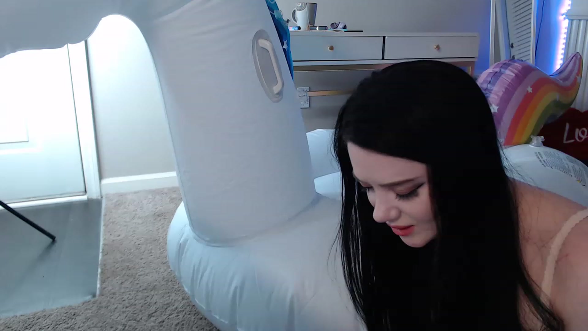 Gallery image thumbnail from Pink_Fawnnn's myfreecams stream on, 06/12/2023, 09:56 image 14 of 20