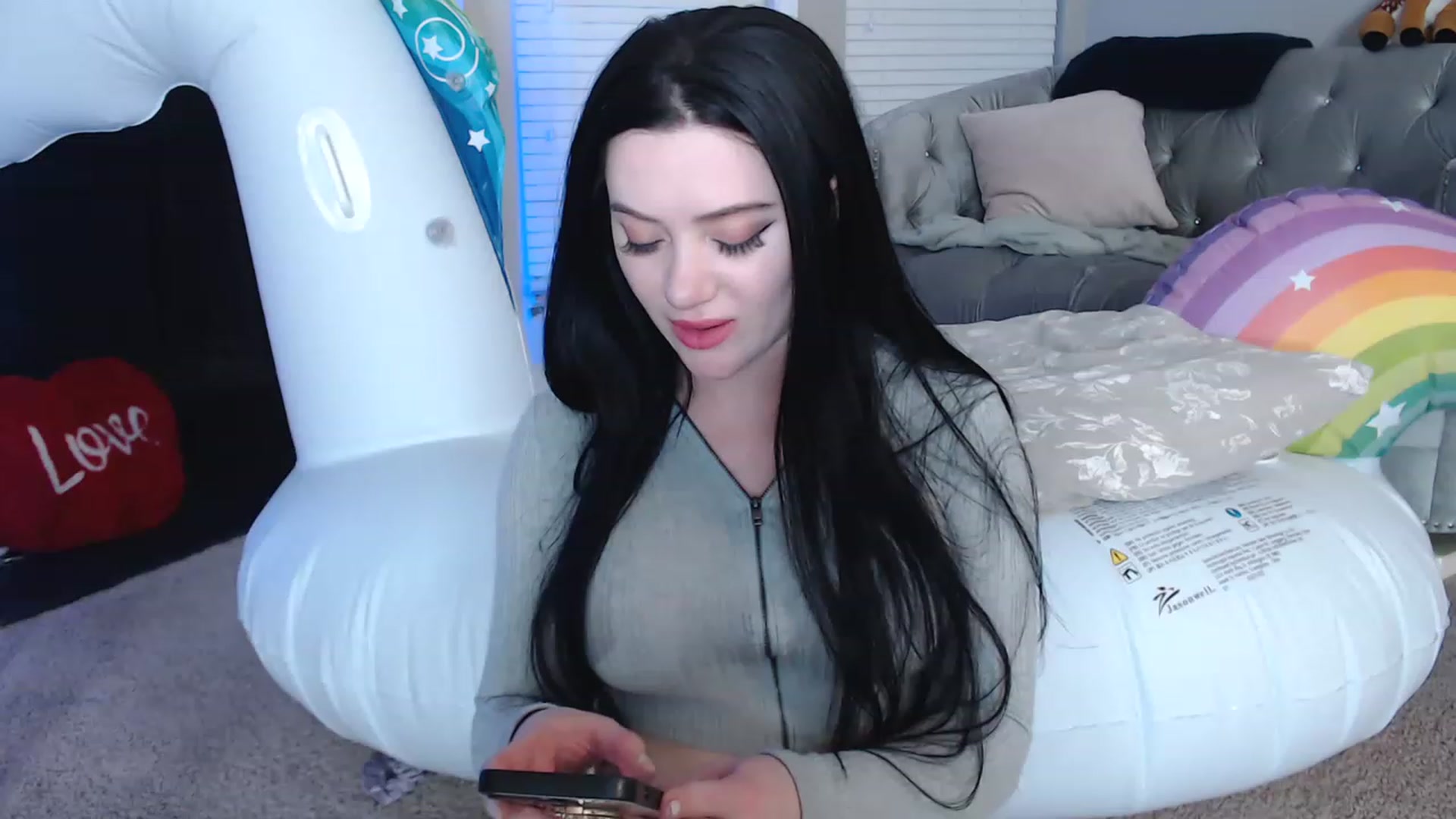 Gallery image thumbnail from Pink_Fawnnn's myfreecams stream on, 06/12/2023, 11:31 image 7 of 20